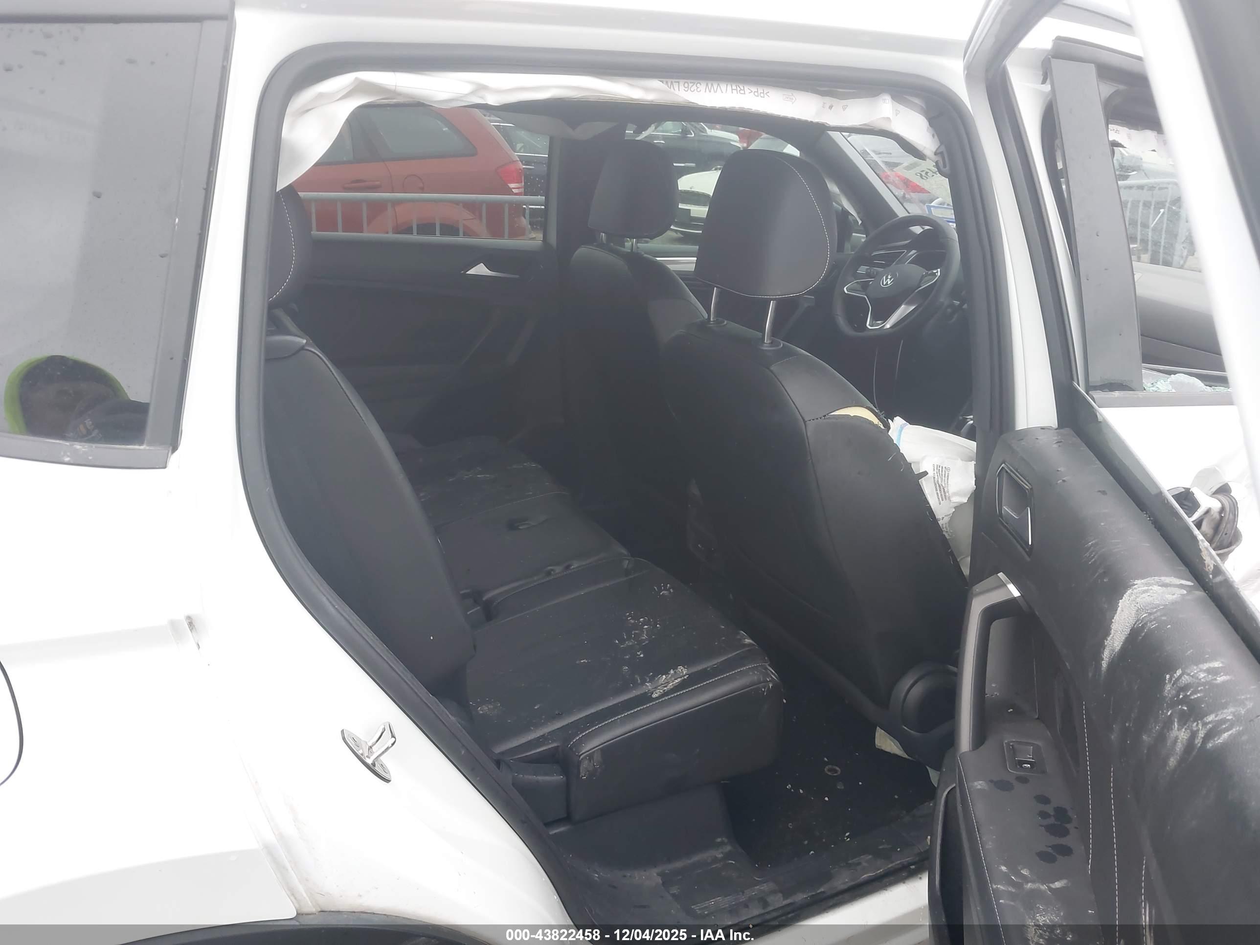 VOLKSWAGEN TIGUAN image 8