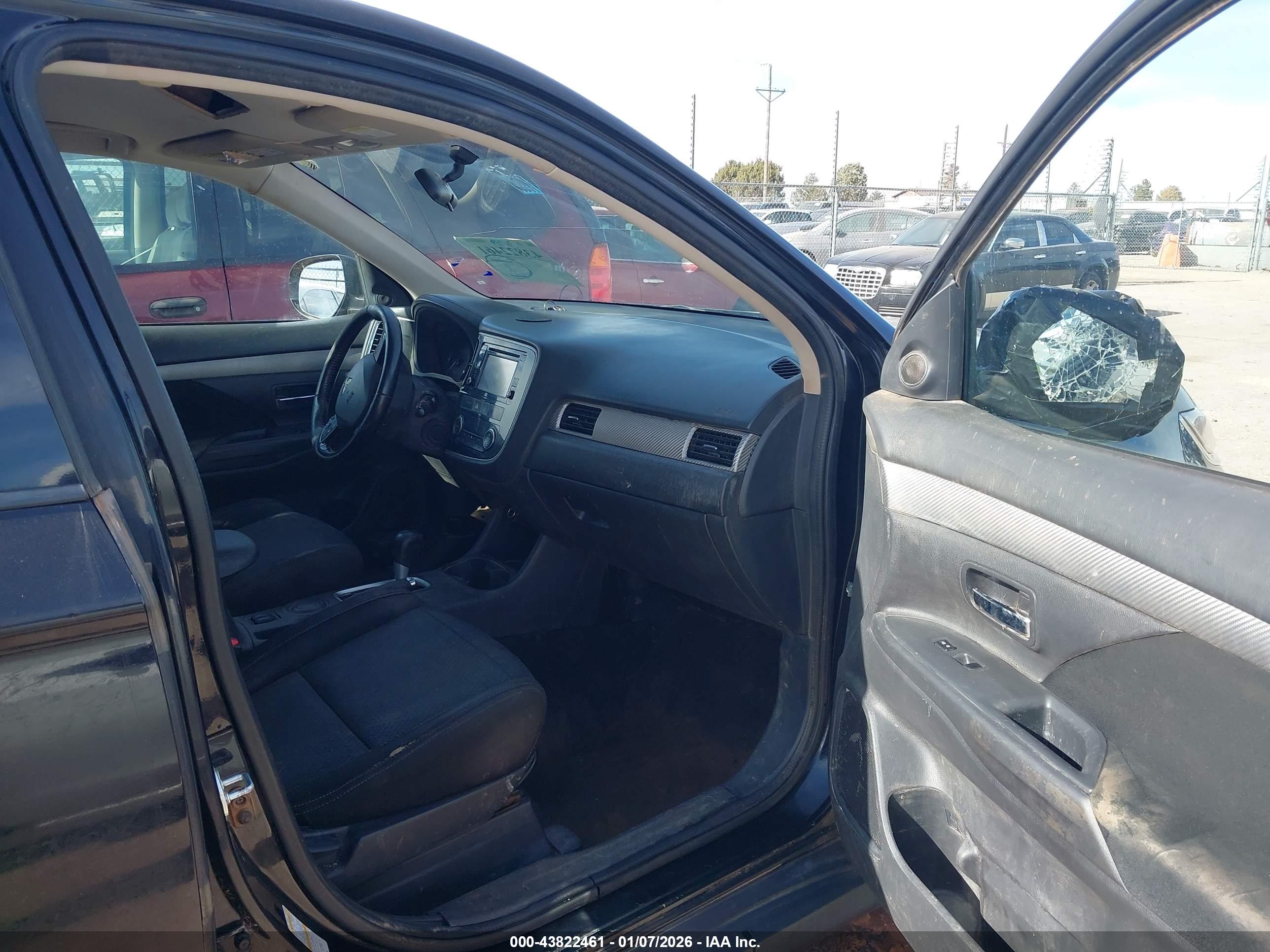 MITSUBISHI OUTLANDER image 5