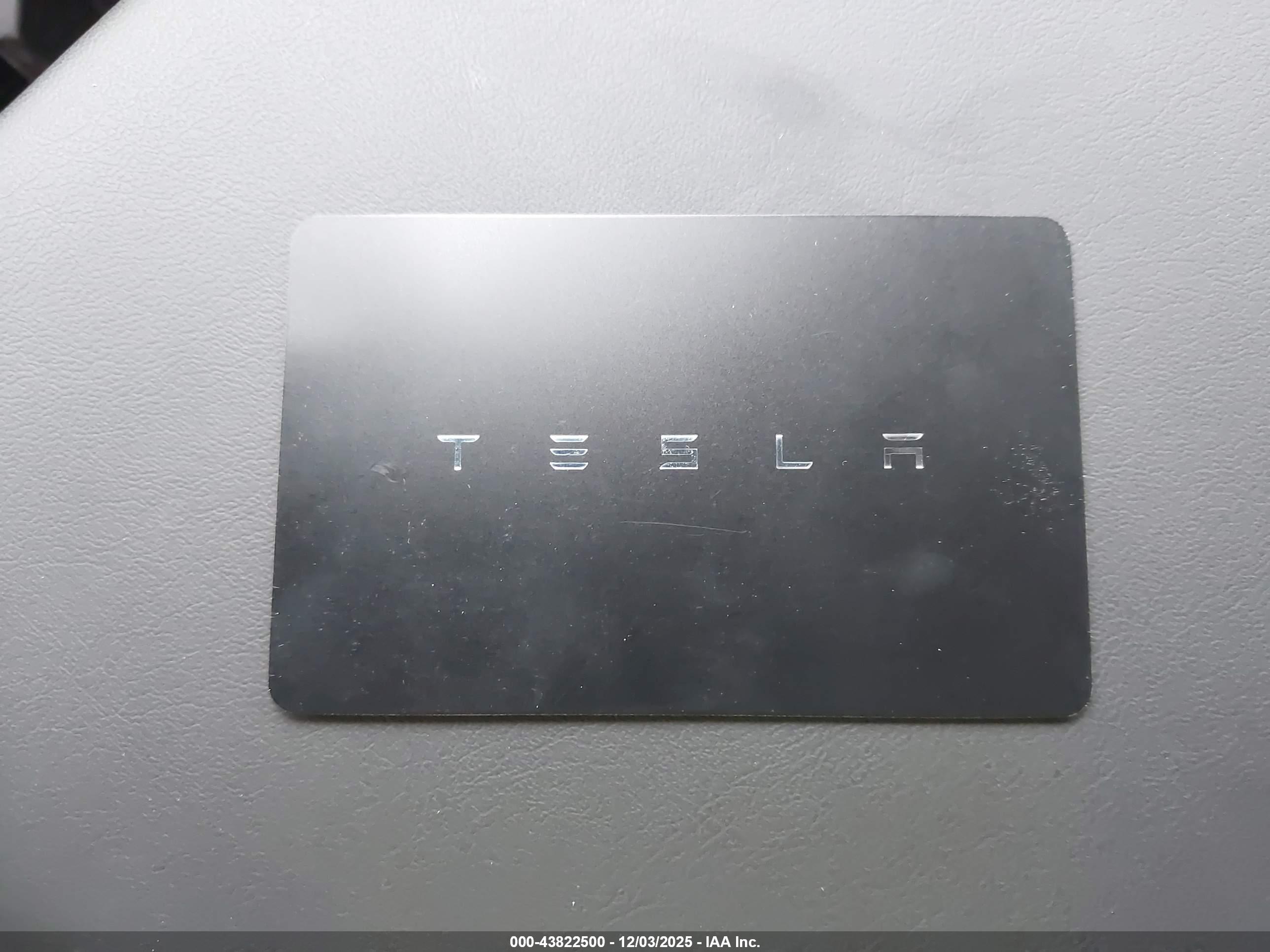 TESLA CYBERTRUCK image 11