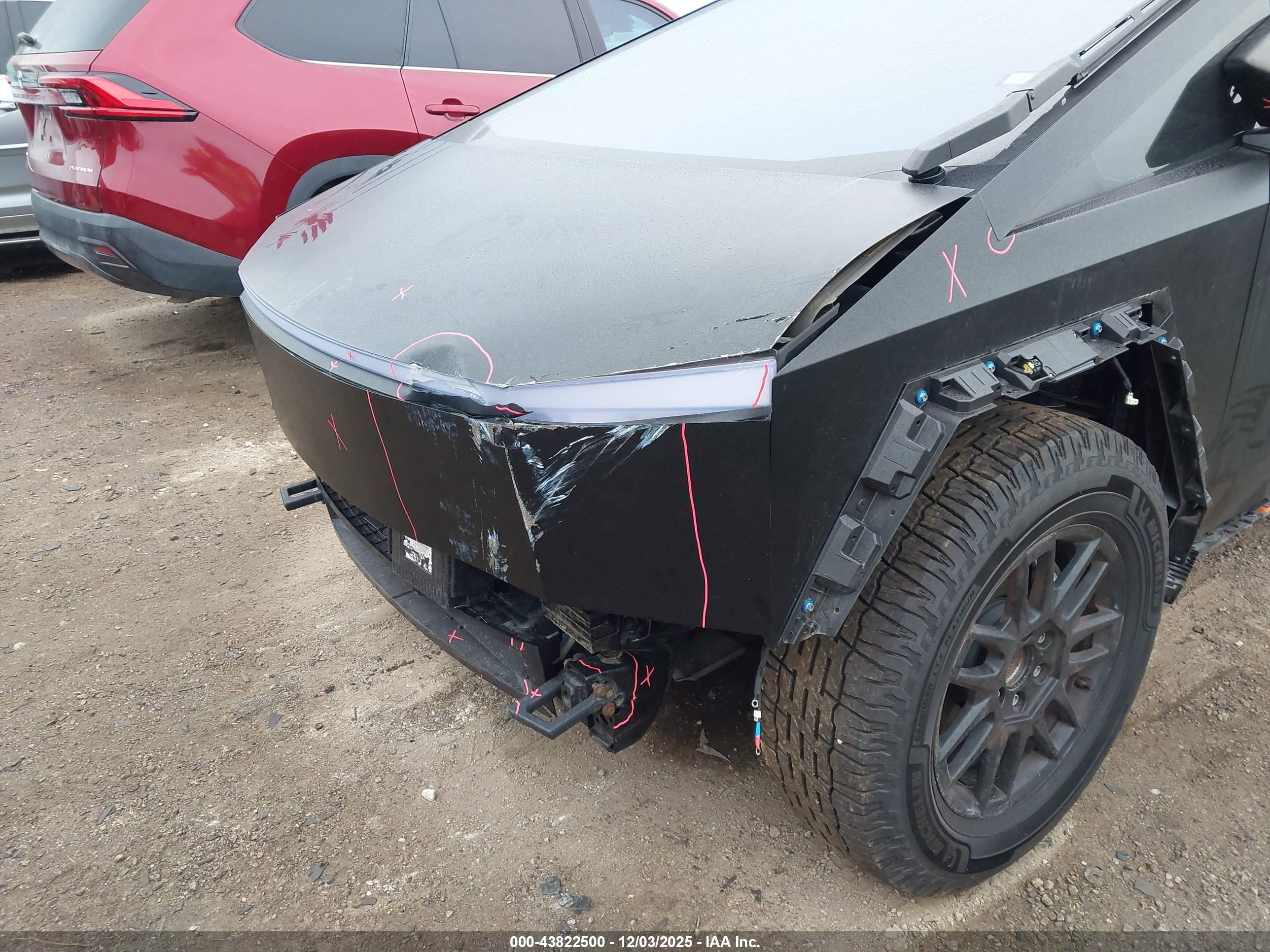 TESLA CYBERTRUCK image 6