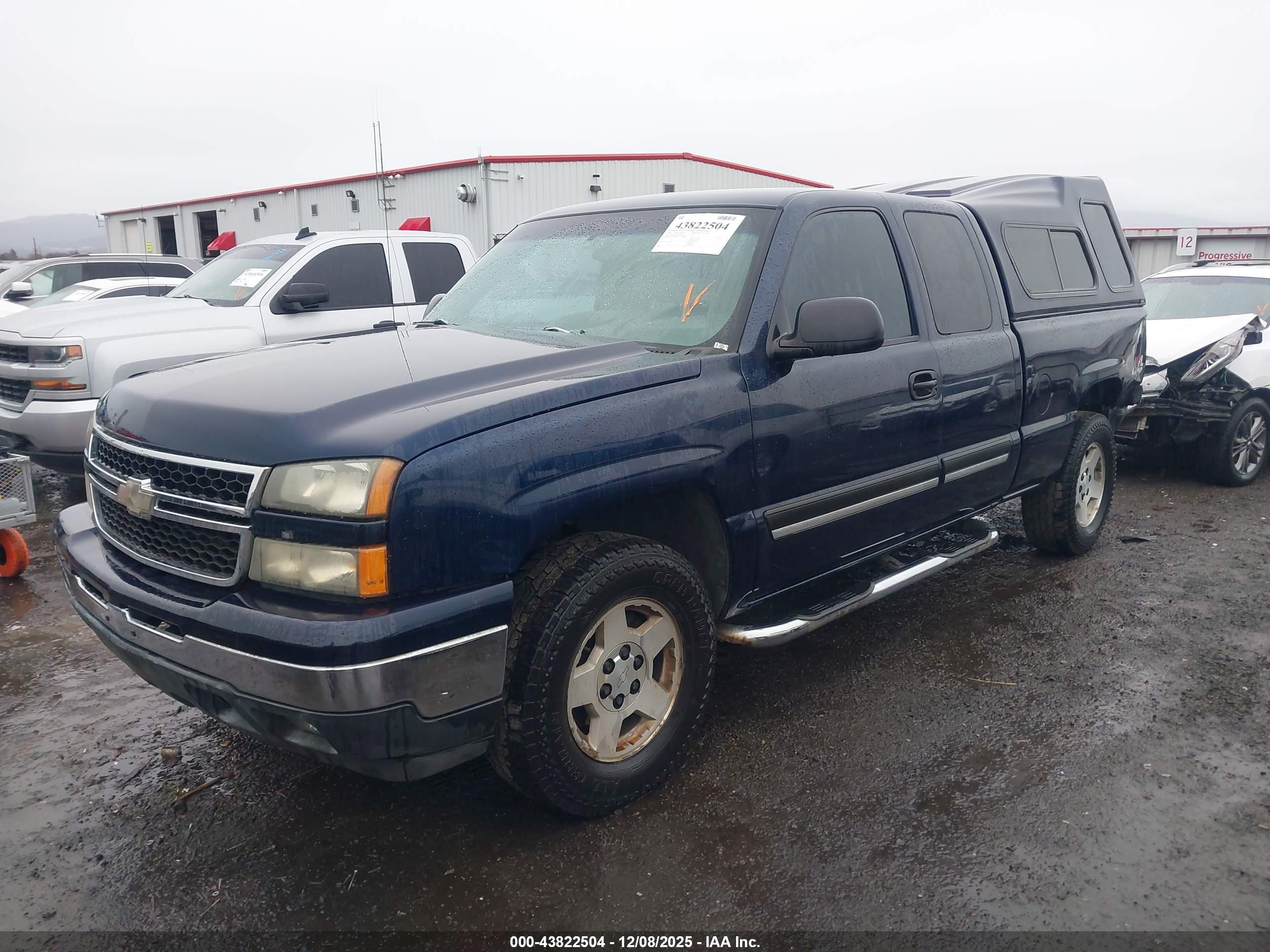 CHEVROLET SILVERADO image 2