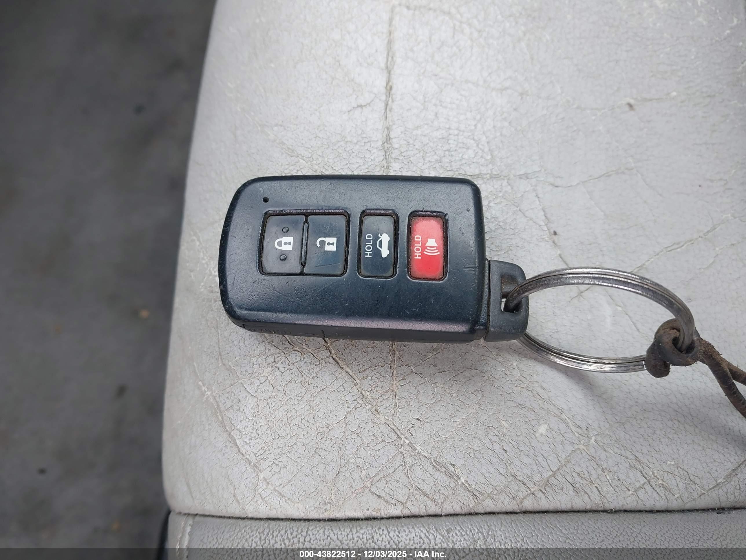 TOYOTA CAMRY image 11