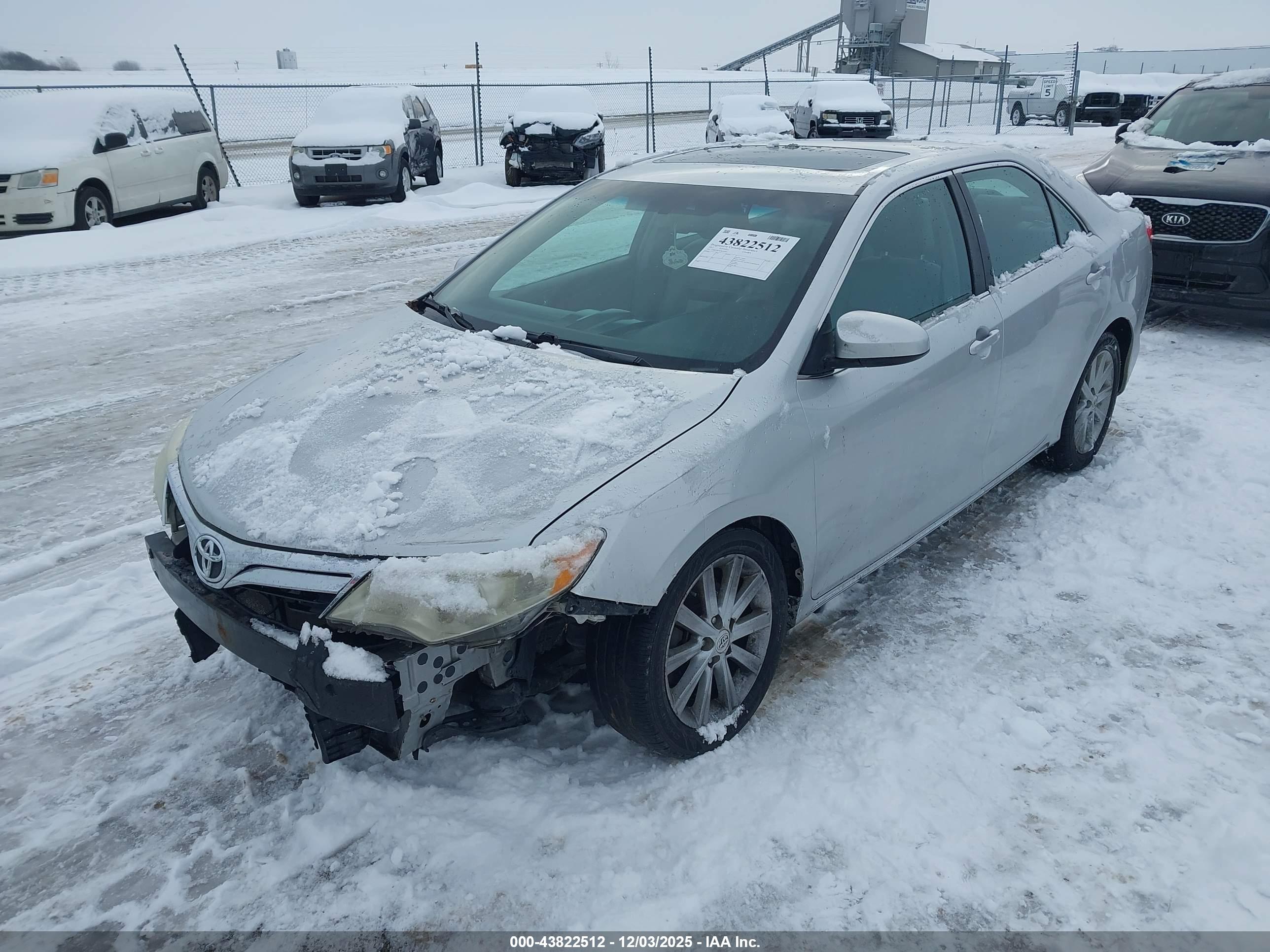 TOYOTA CAMRY image 2
