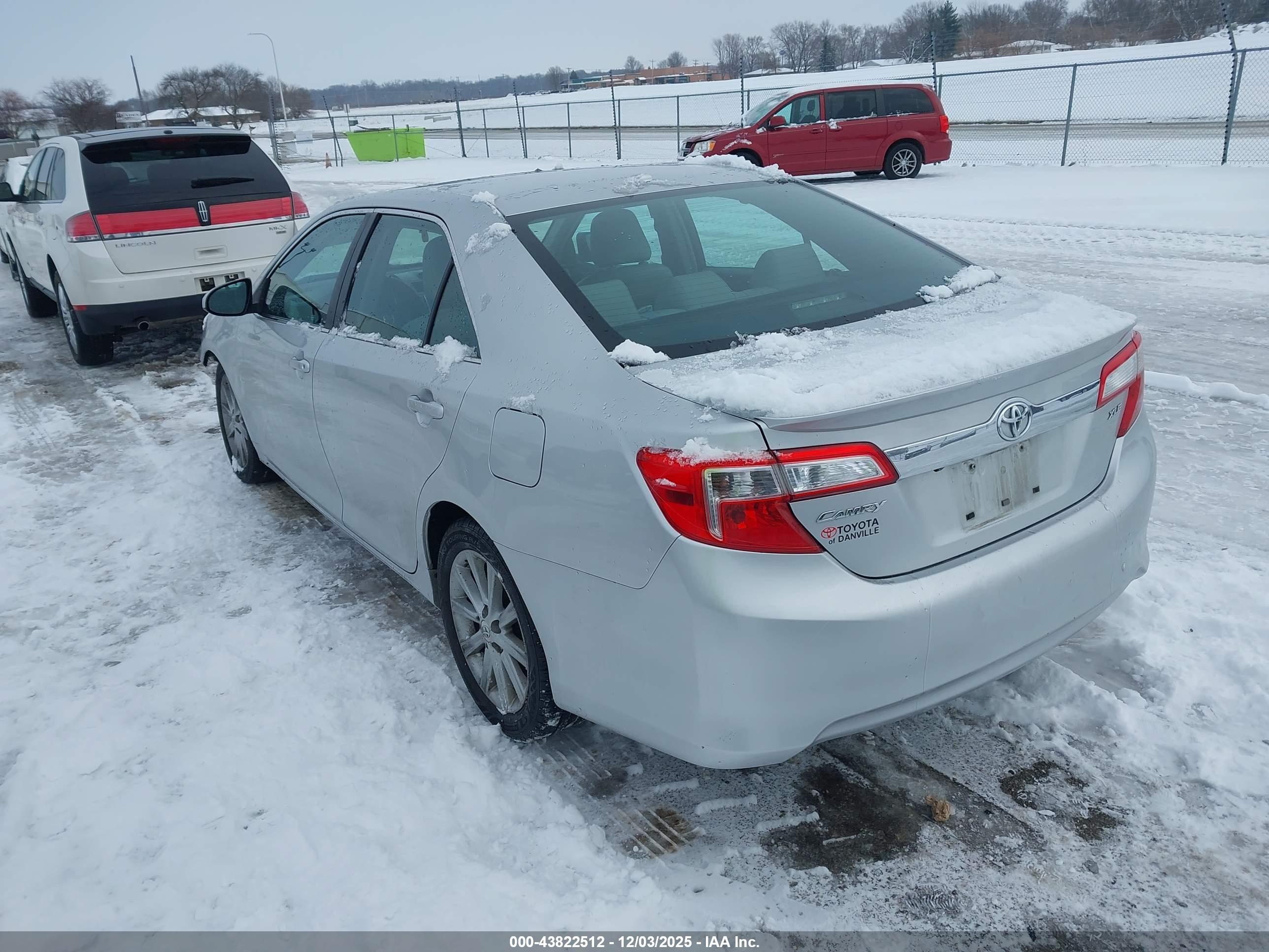 TOYOTA CAMRY image 3