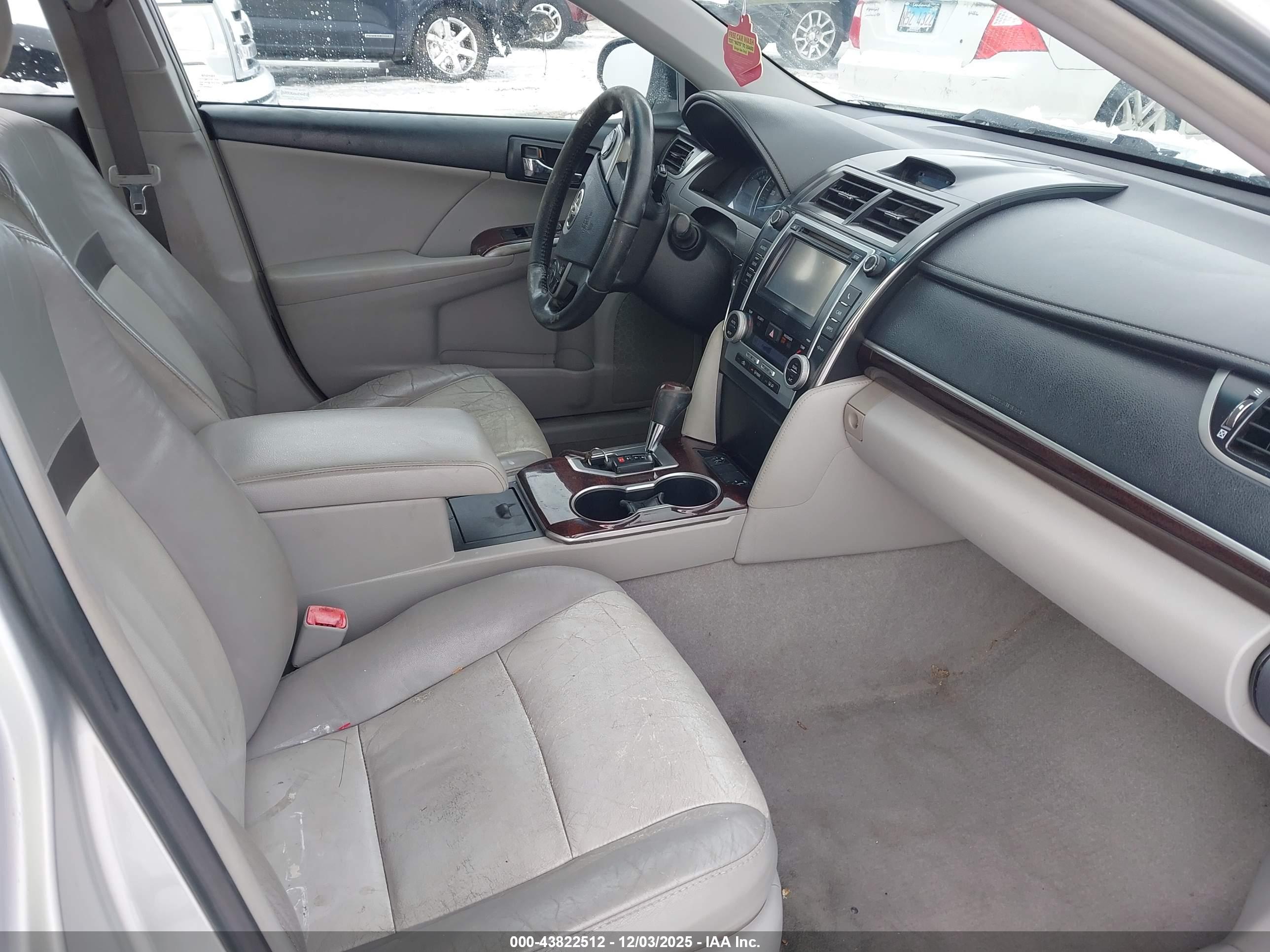 TOYOTA CAMRY image 5