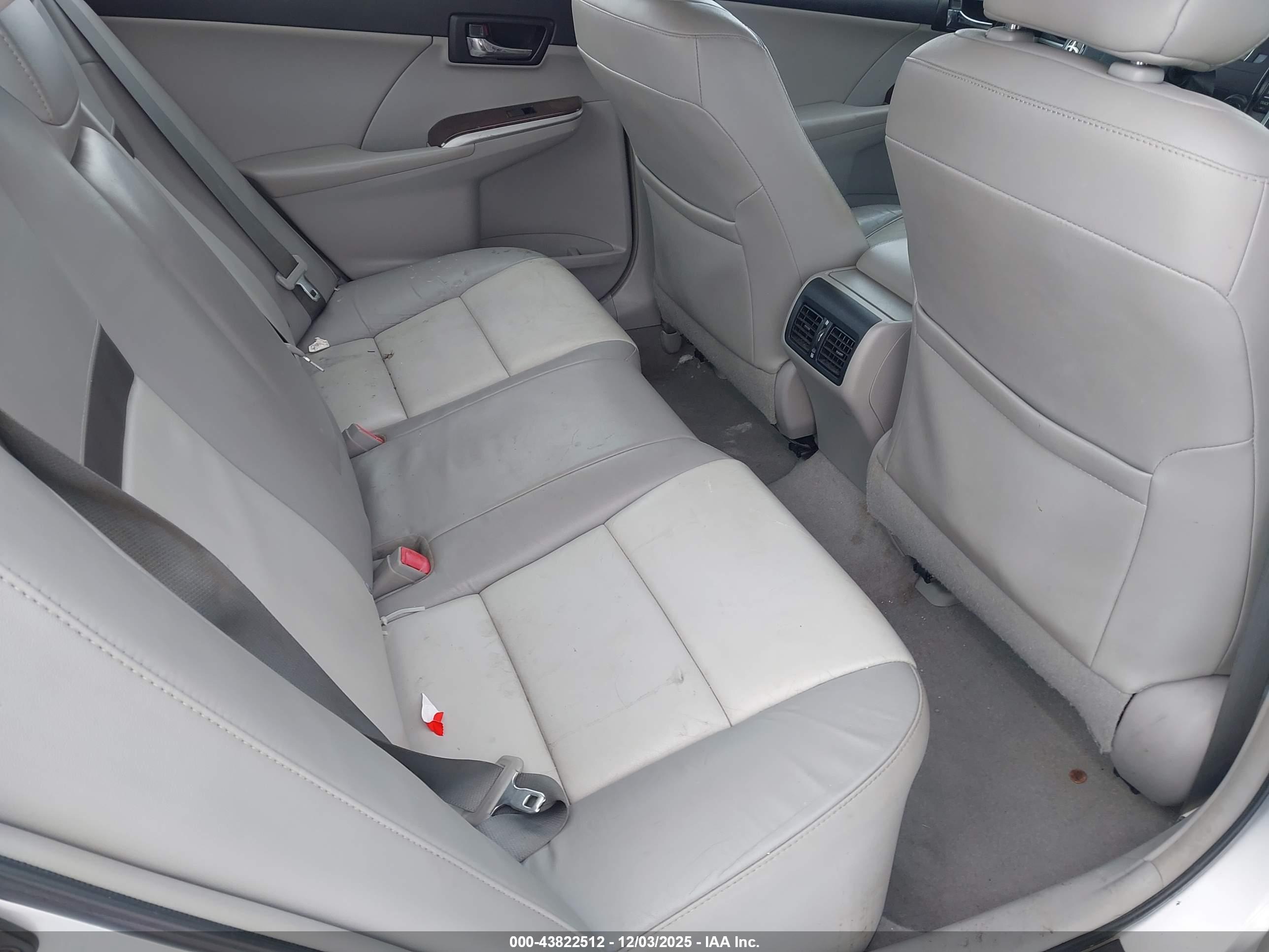 TOYOTA CAMRY image 8