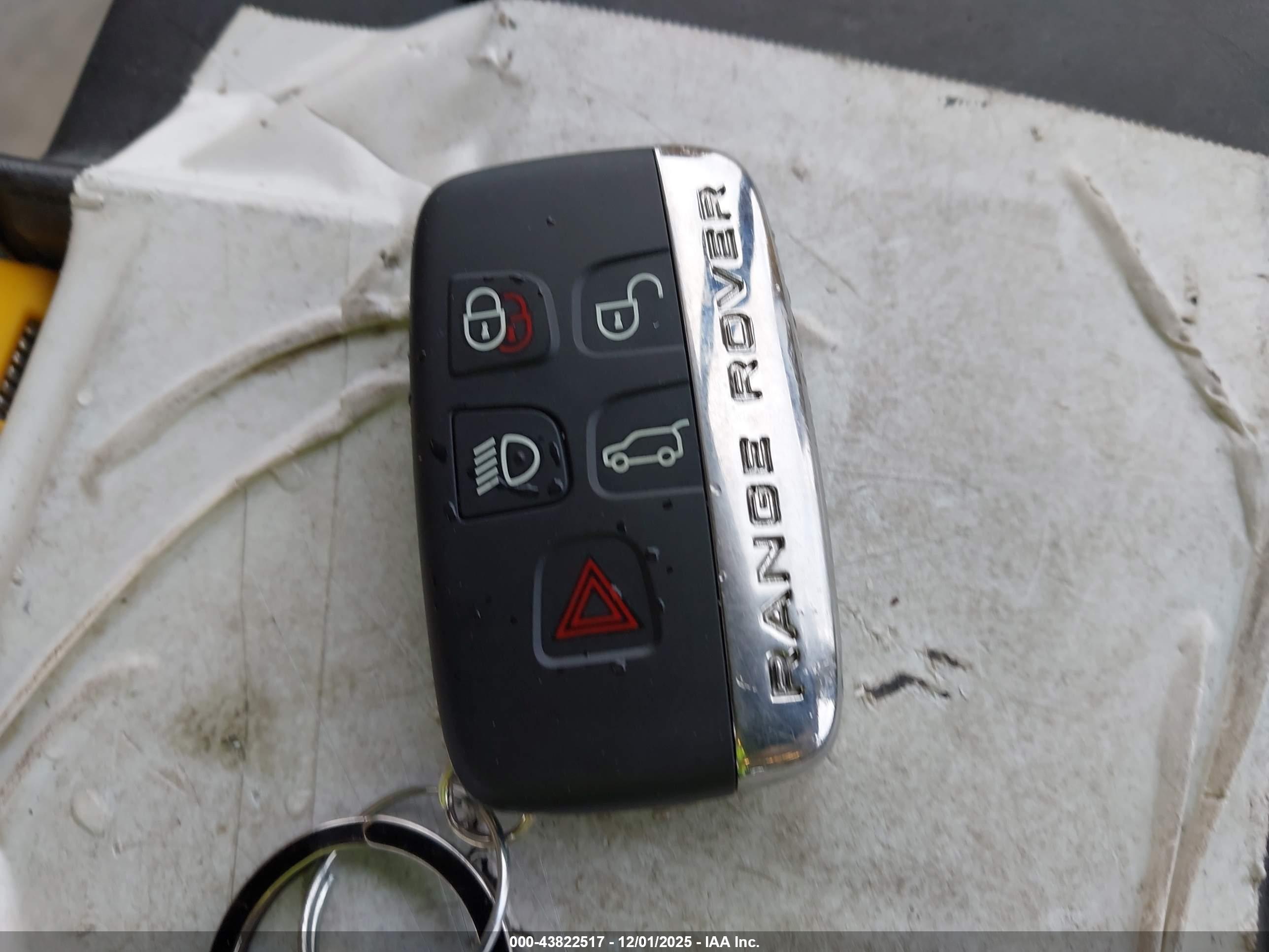 LAND ROVER image 11