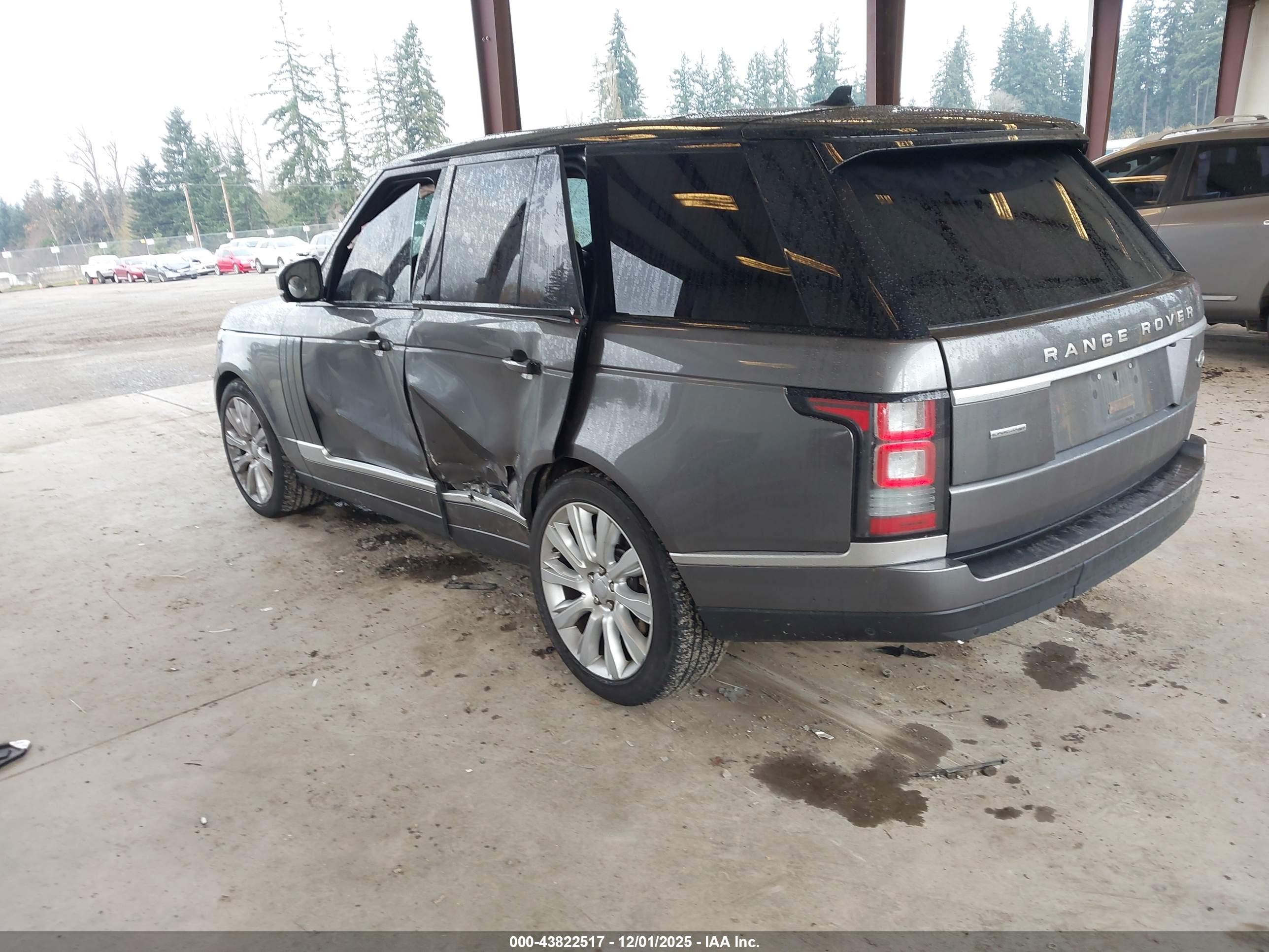 LAND ROVER image 3