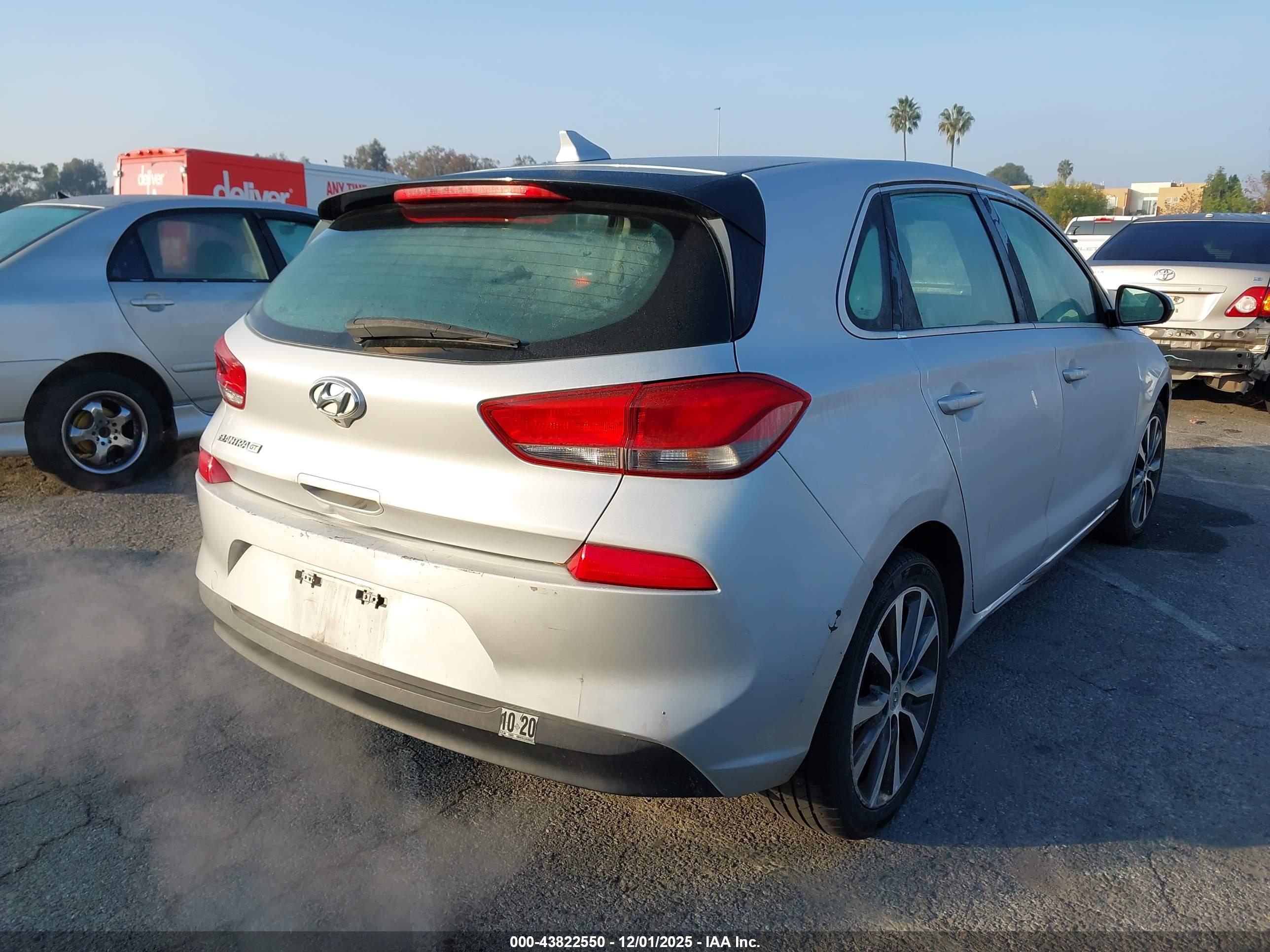 HYUNDAI ELANTRA image 4