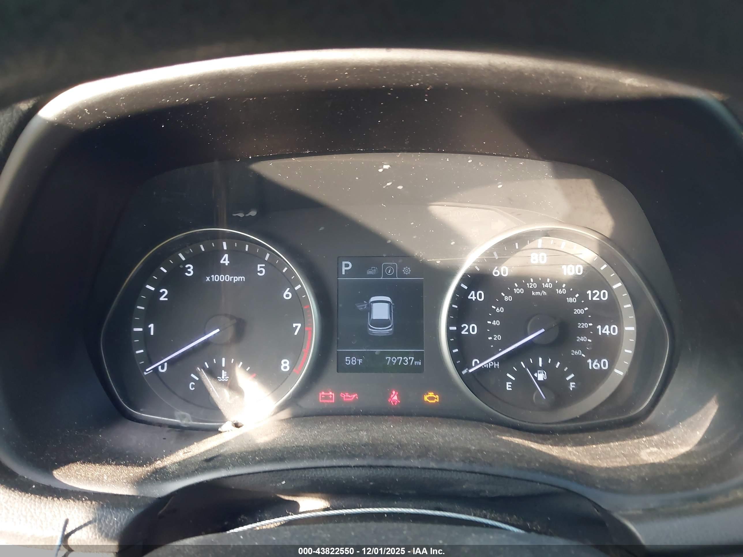 HYUNDAI ELANTRA image 7