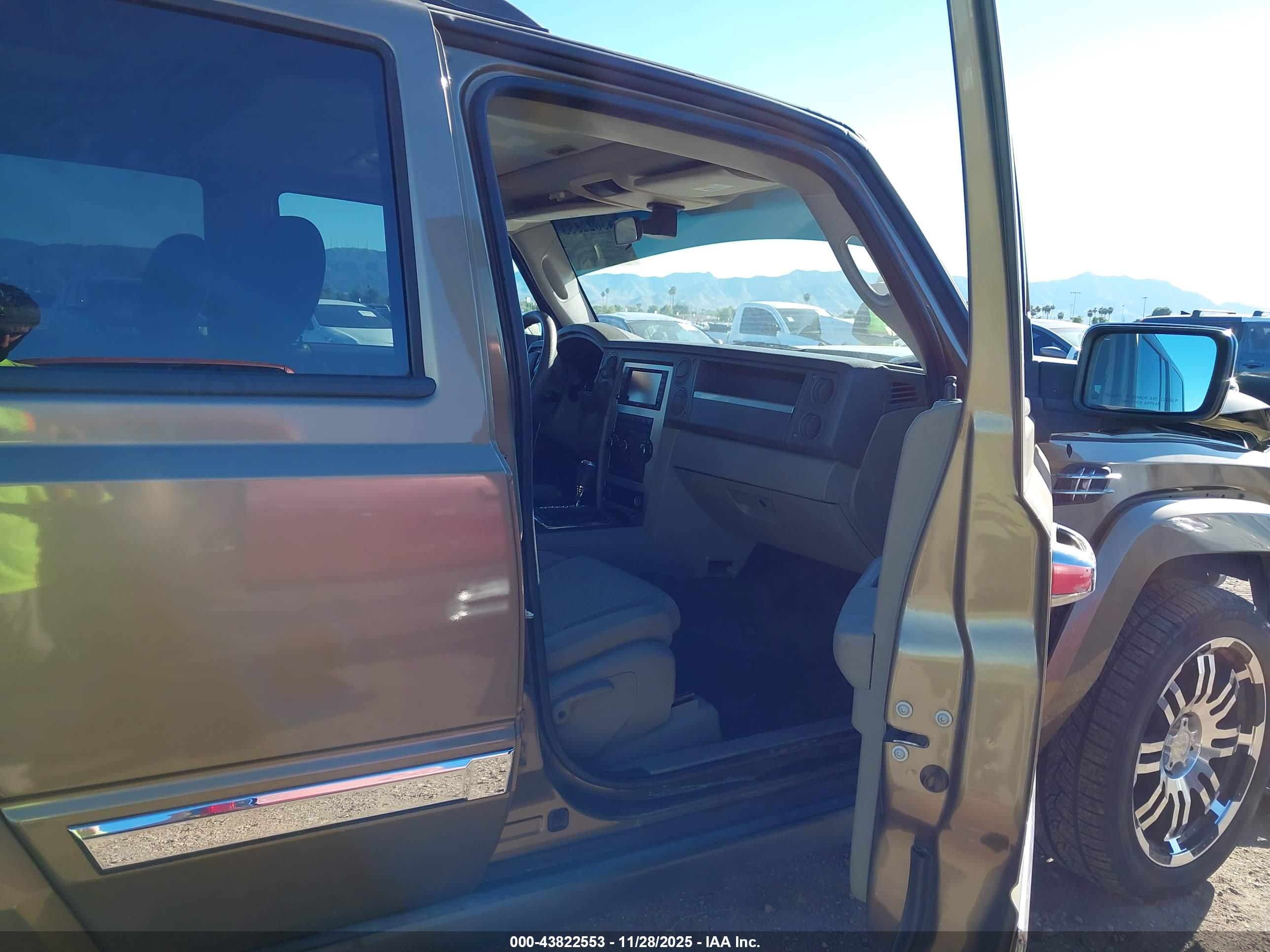 JEEP COMMANDER image 5