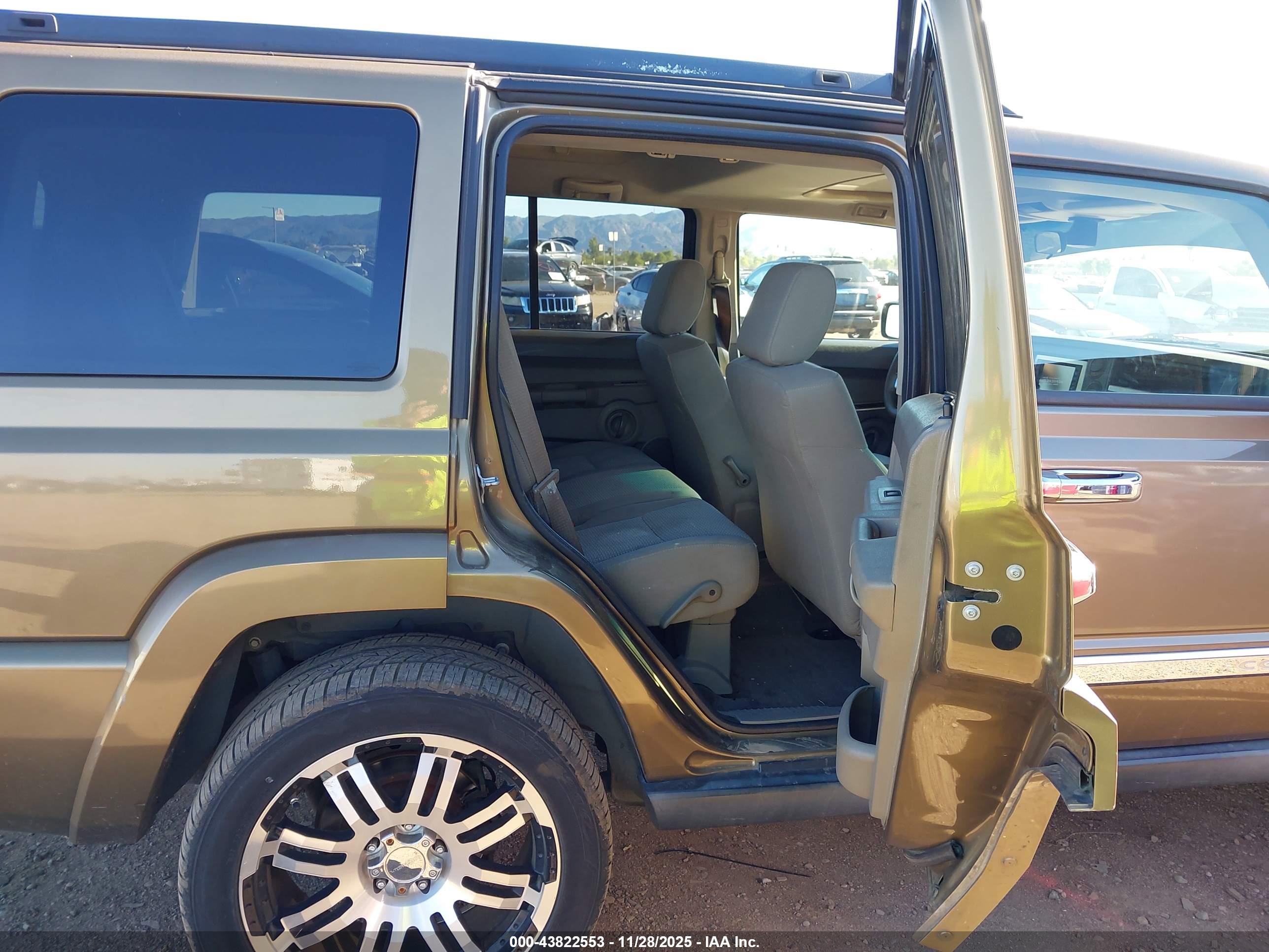 JEEP COMMANDER image 8