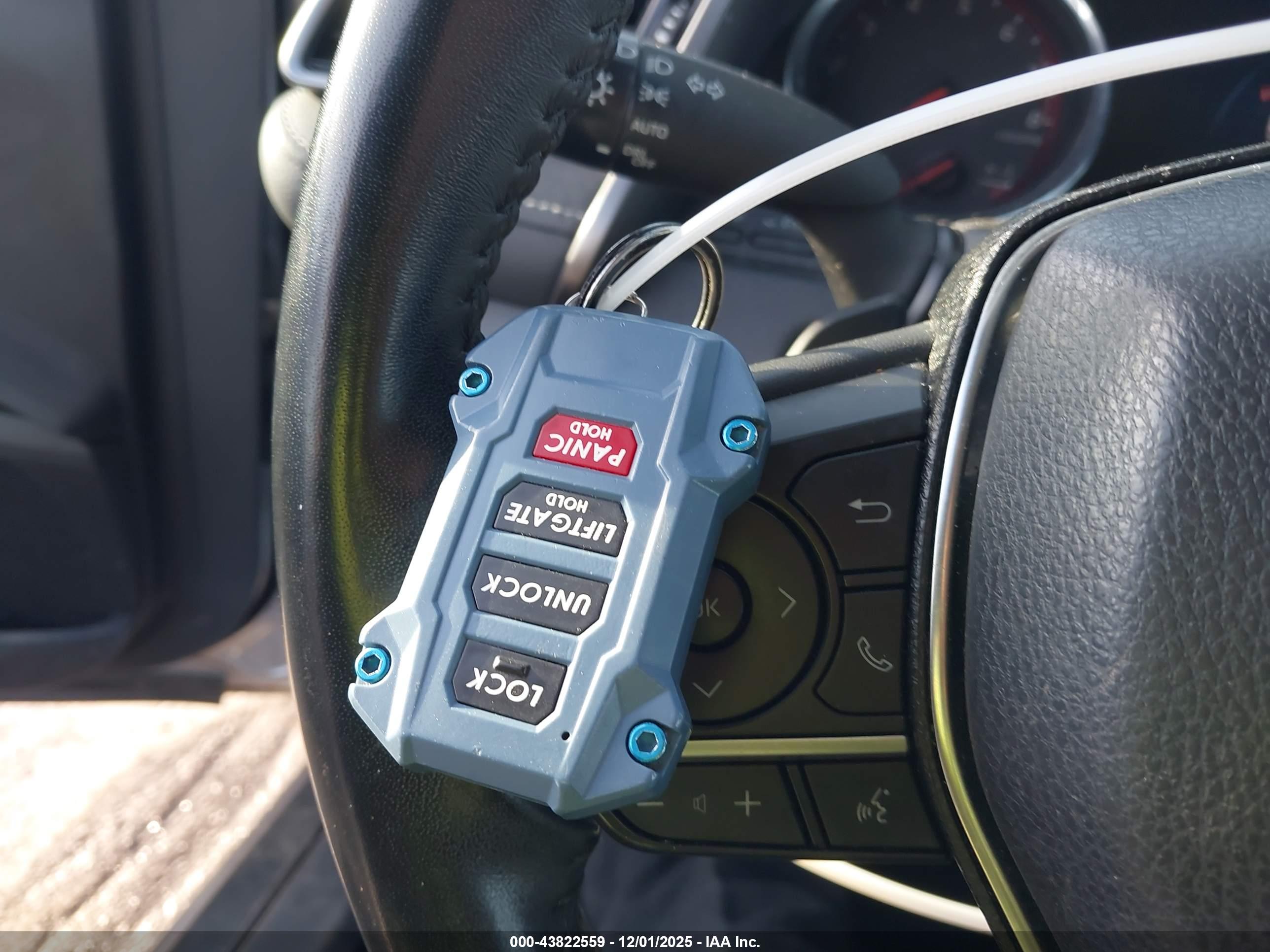 TOYOTA CAMRY image 11