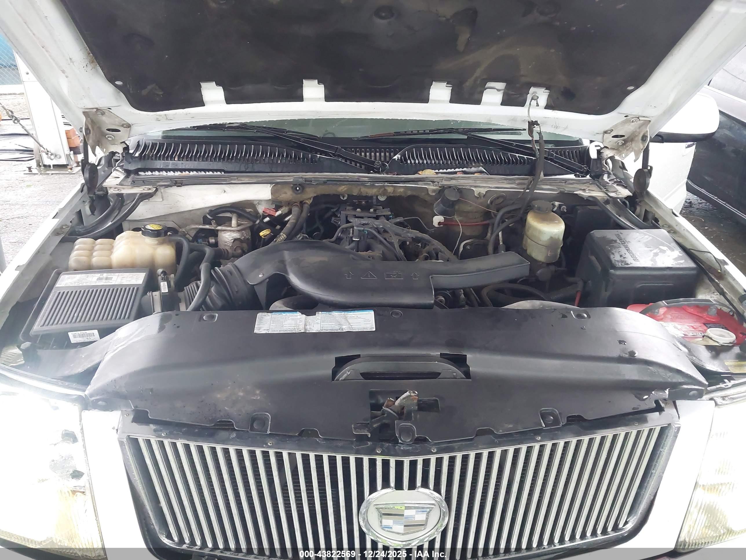 CADILLAC ESCALADE image 10