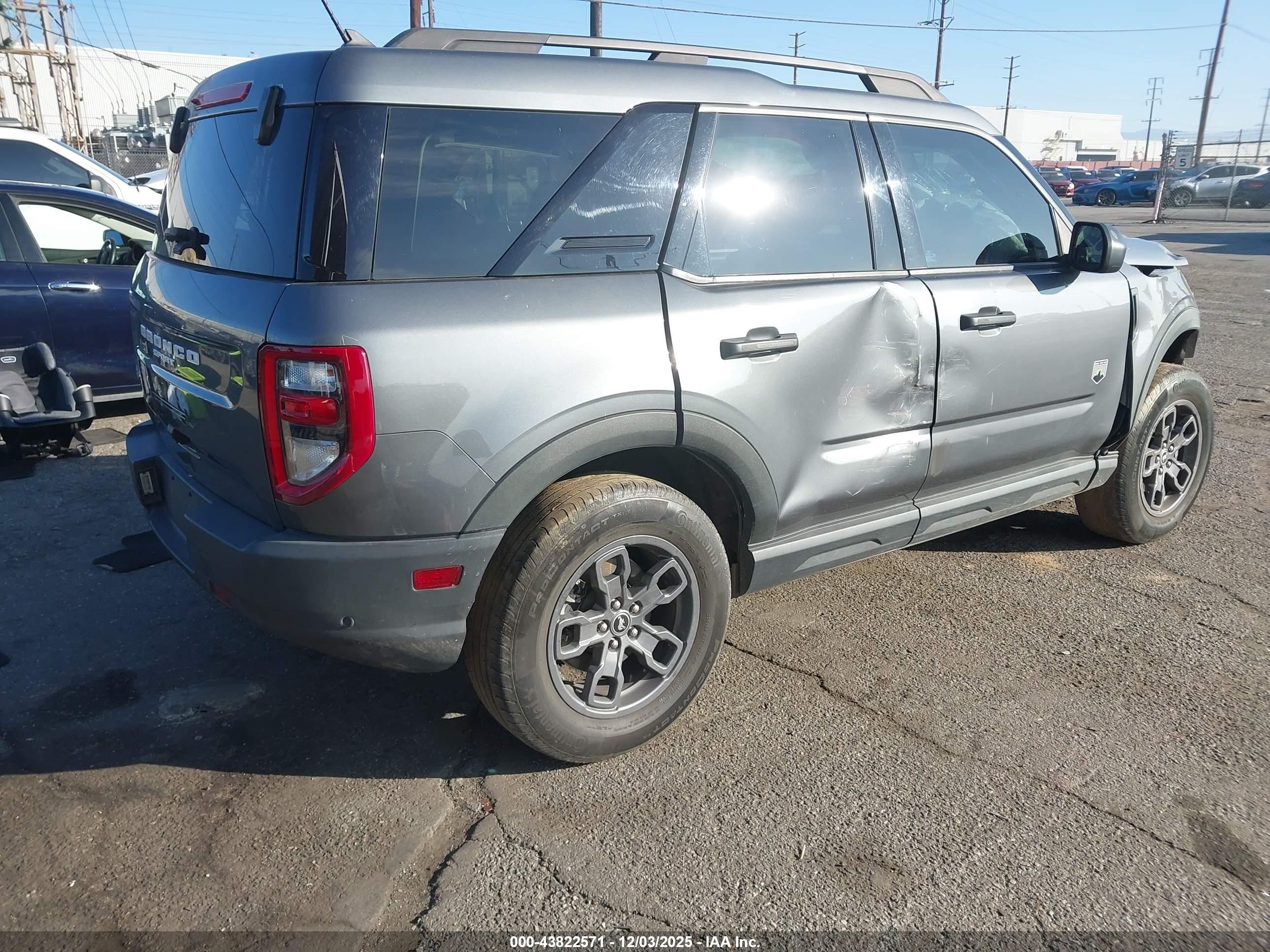 FORD BRONCO image 4