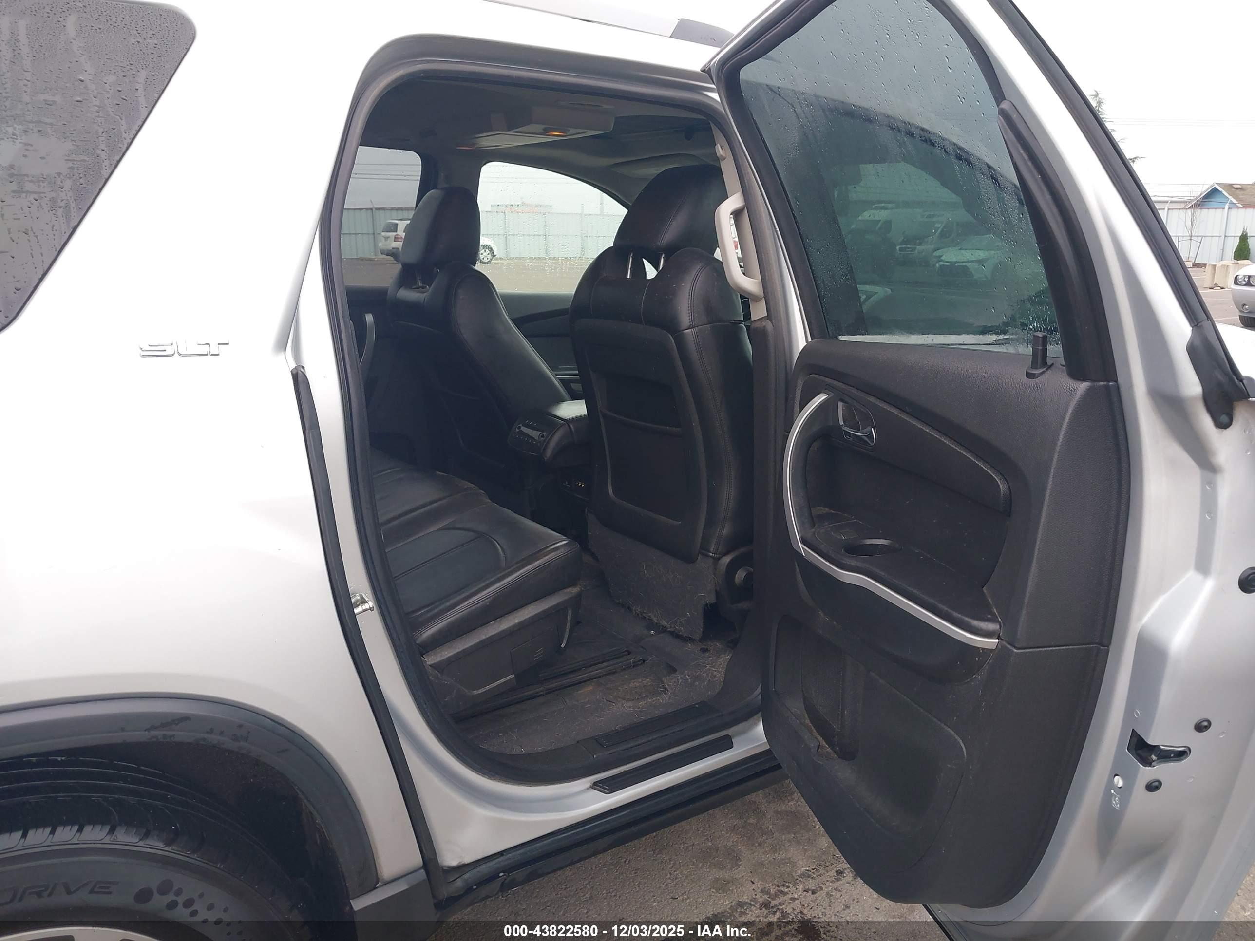 GMC ACADIA image 8