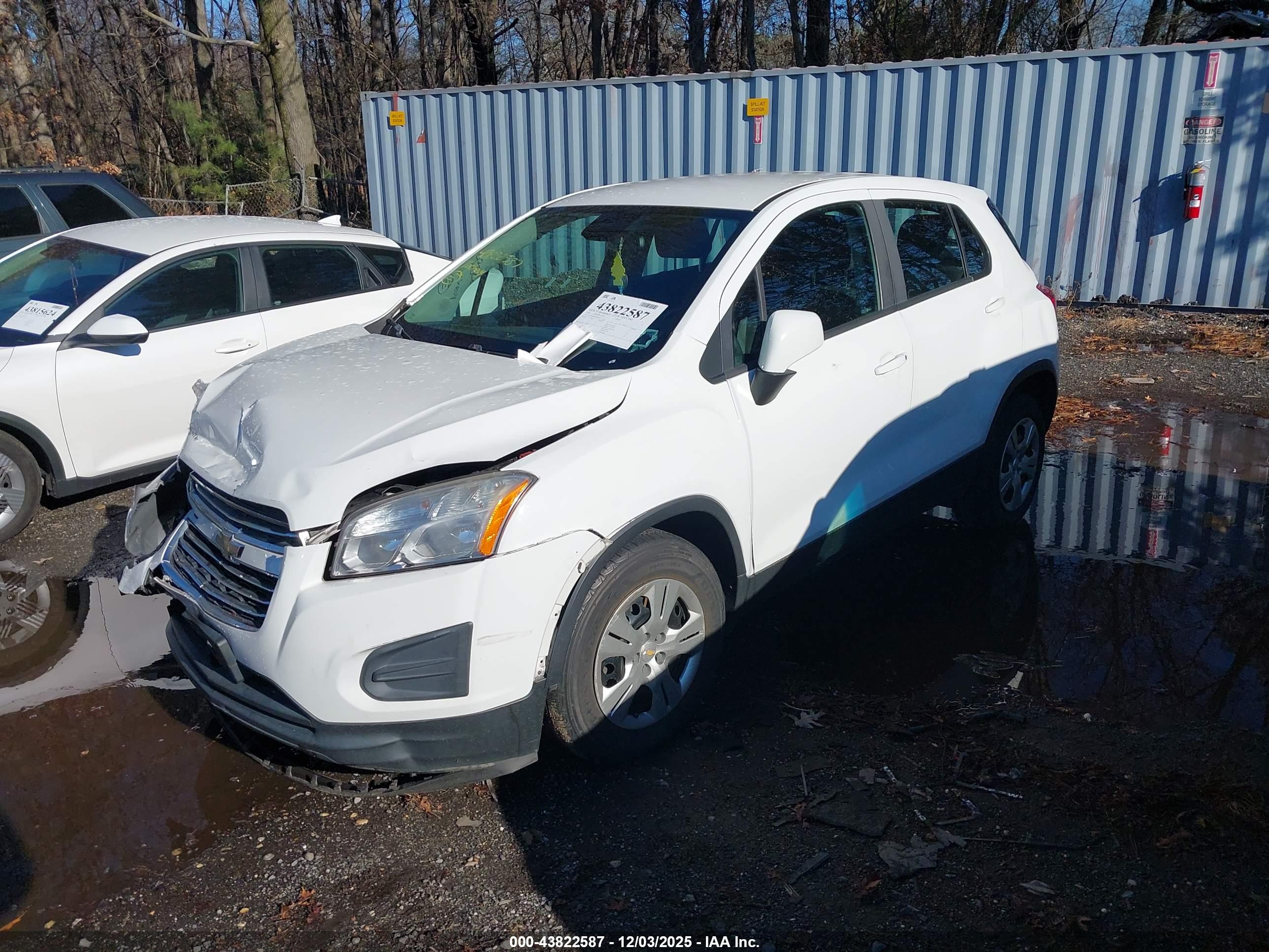 CHEVROLET TRAX image 2