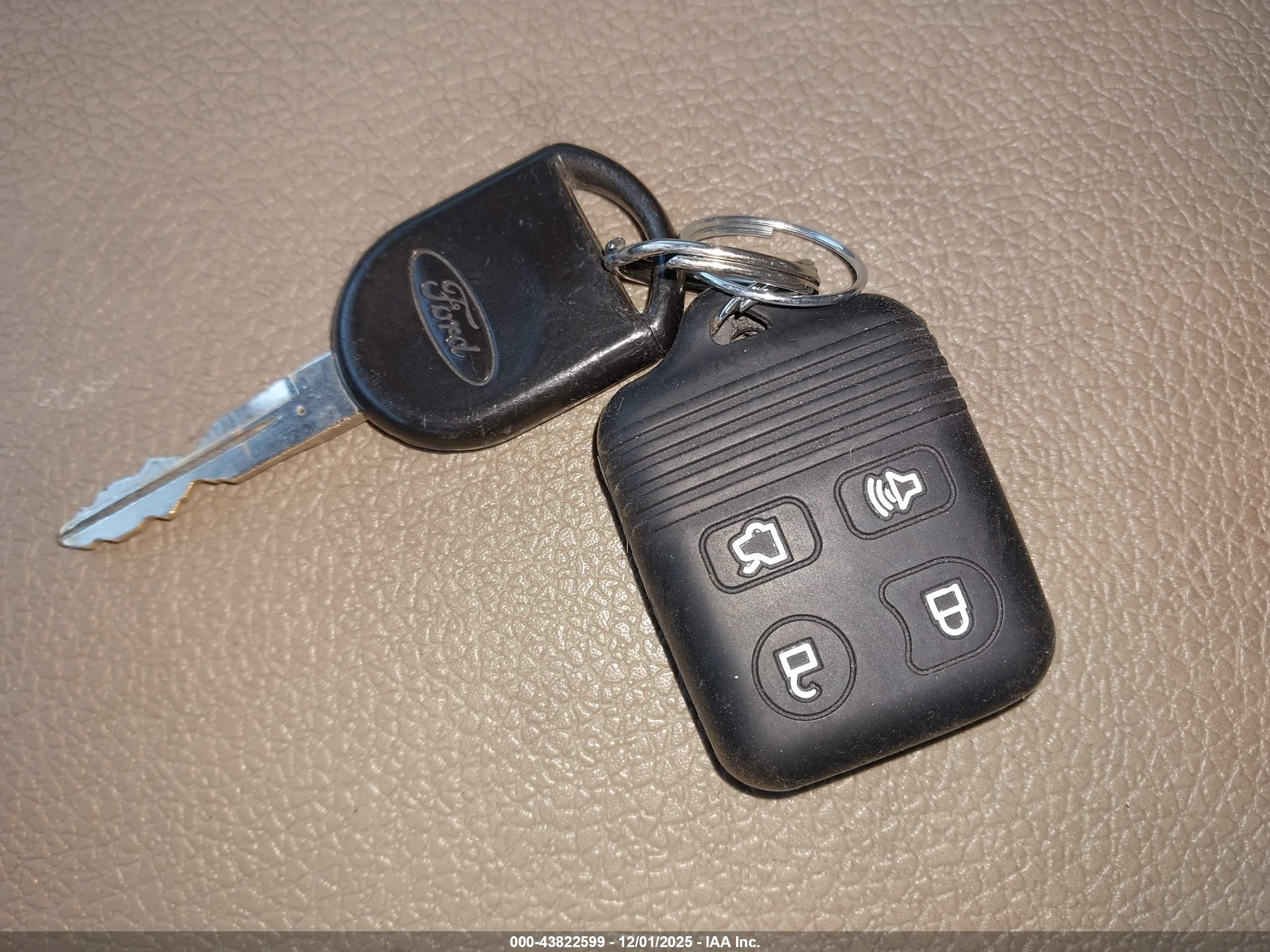 FORD EXPLORER image 11