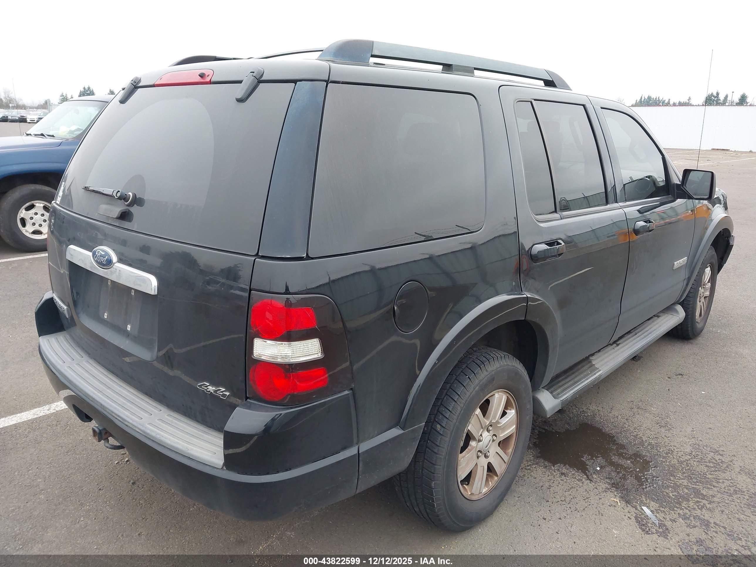 FORD EXPLORER image 4