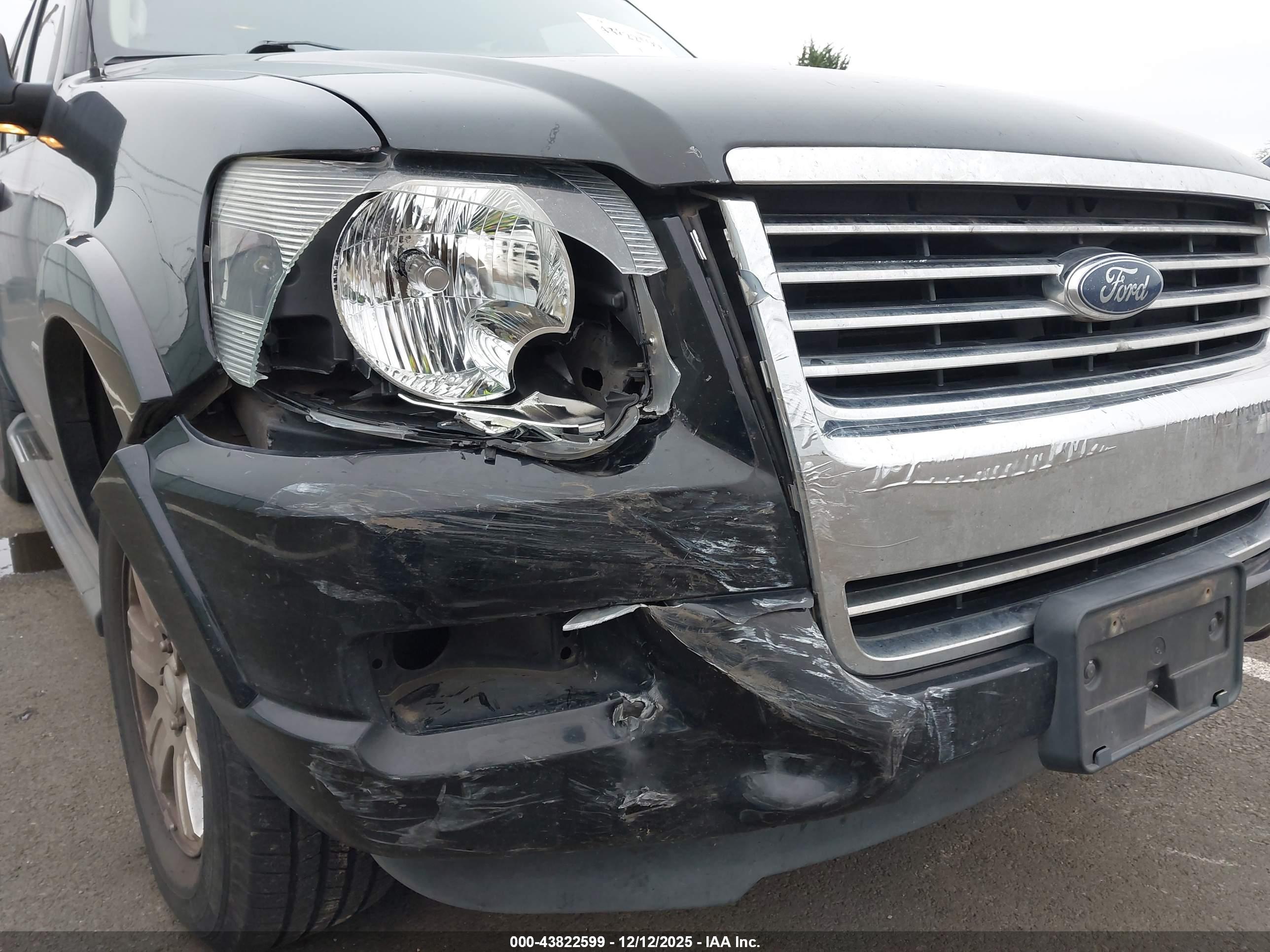FORD EXPLORER image 6