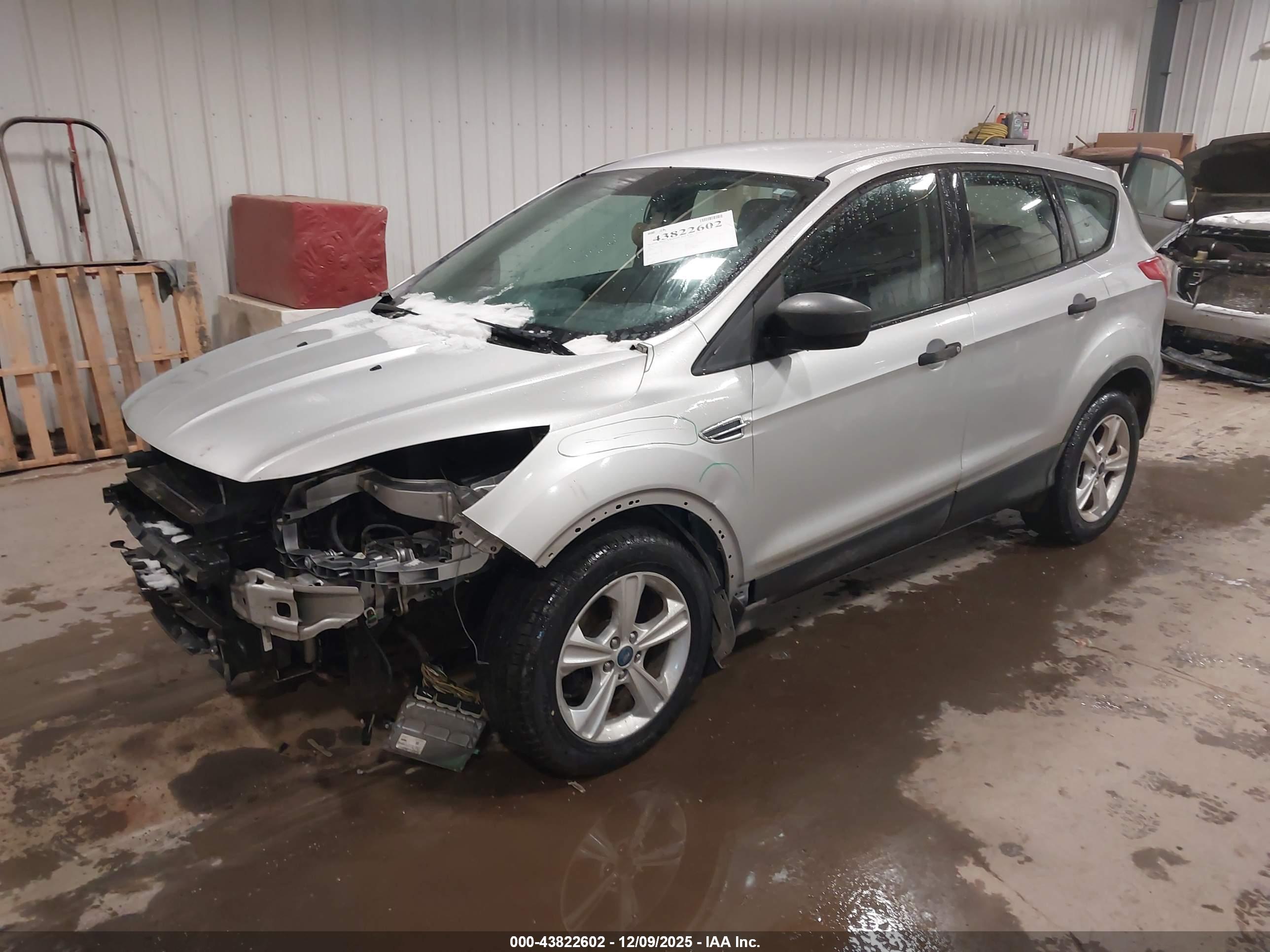 FORD ESCAPE image 2