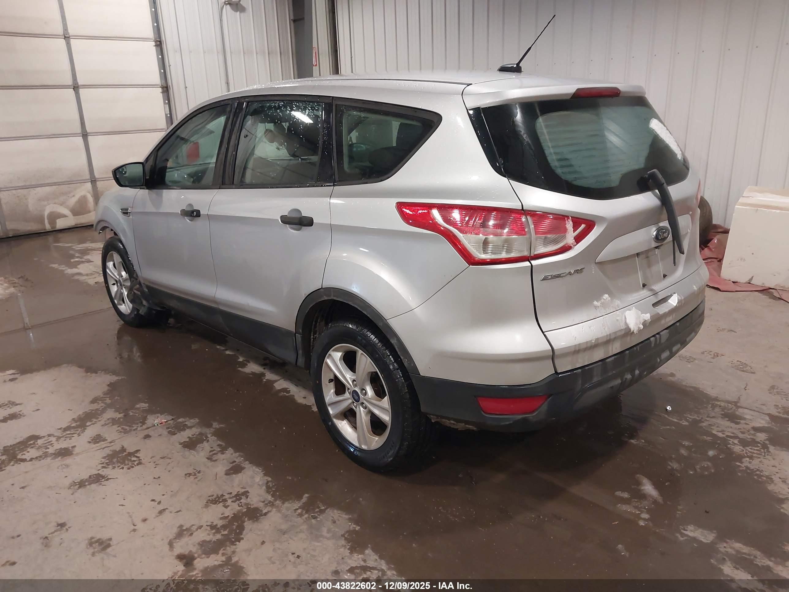 FORD ESCAPE image 3