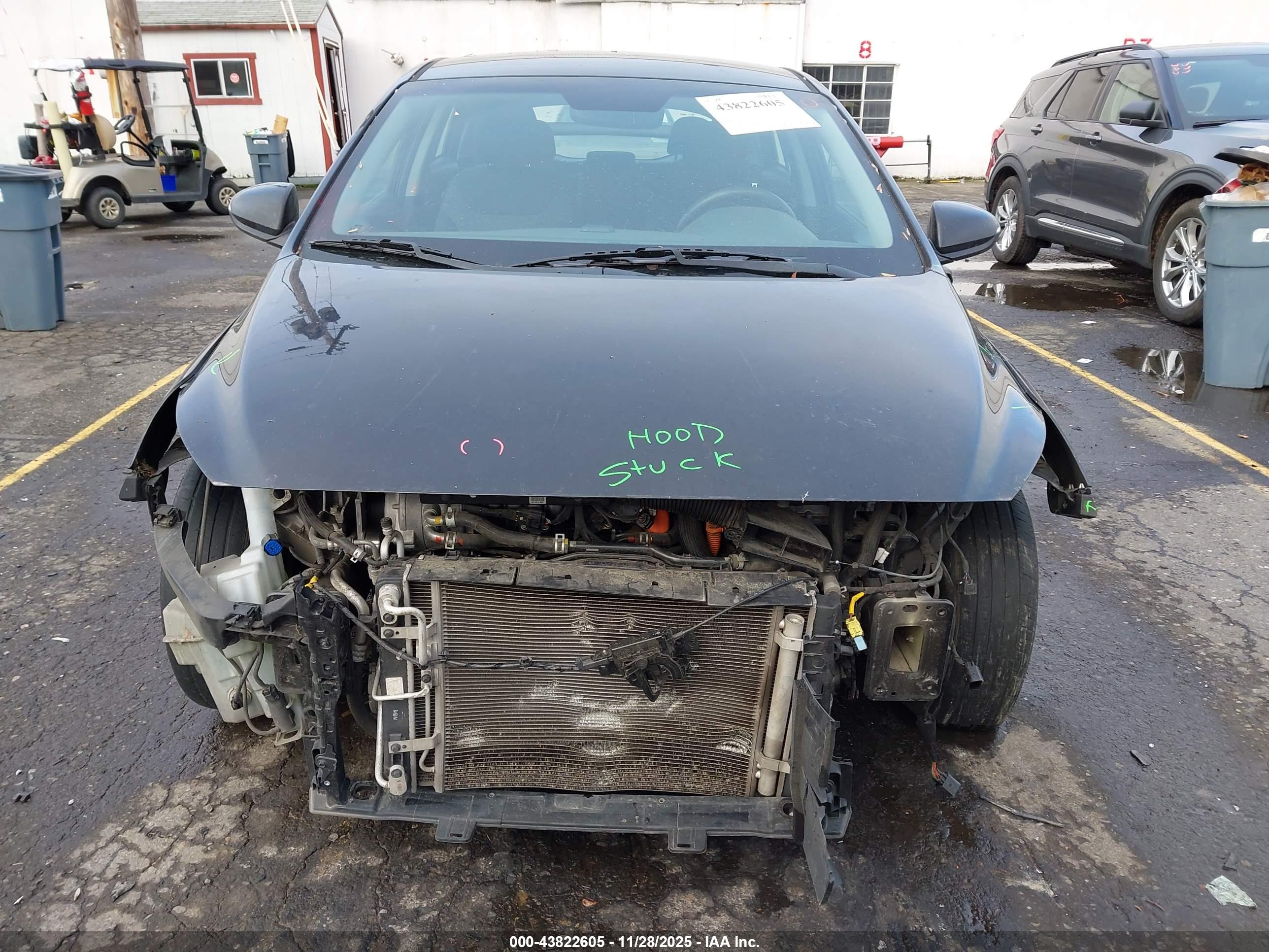 HYUNDAI IONIQ image 6