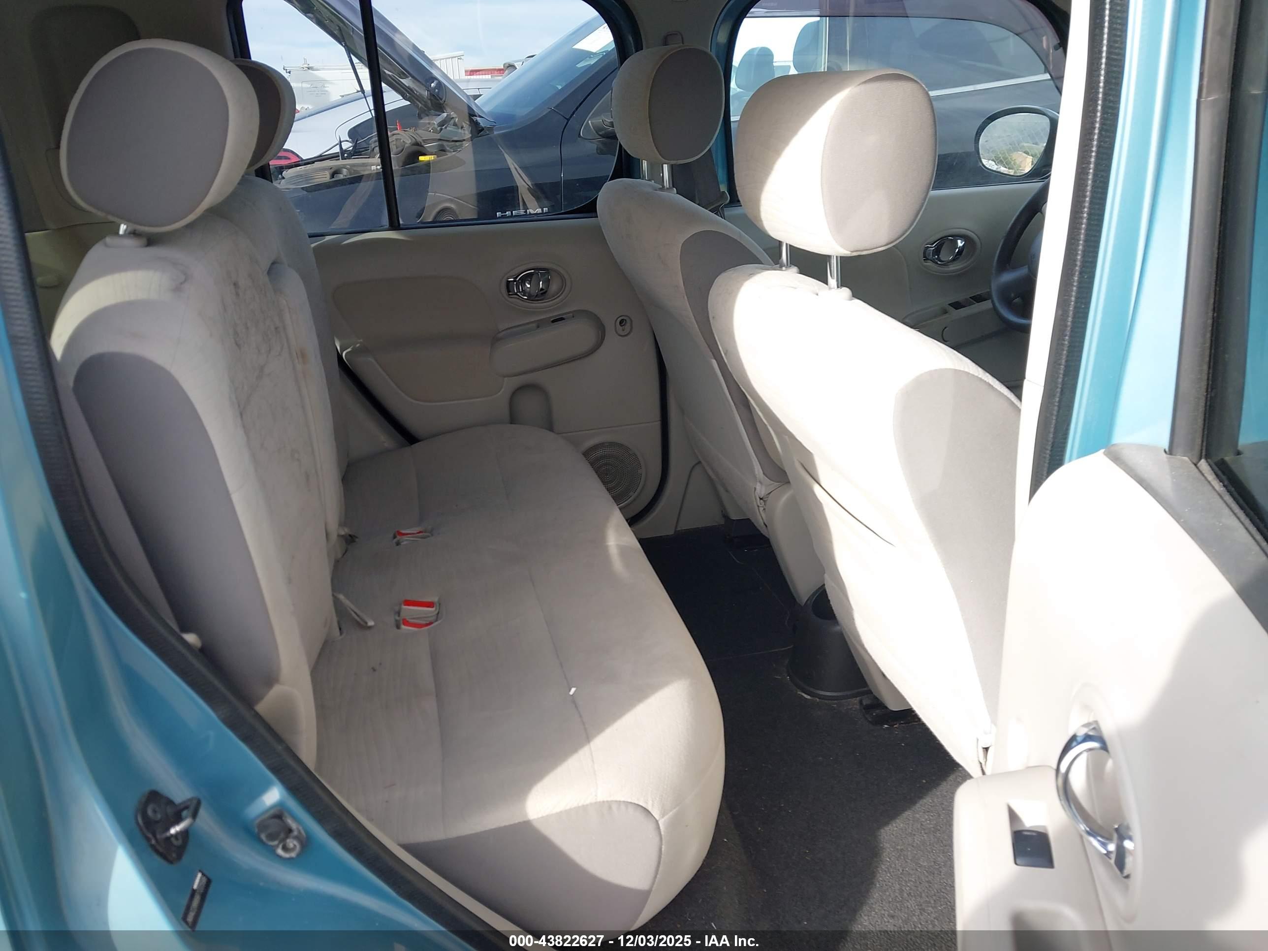 NISSAN CUBE image 8