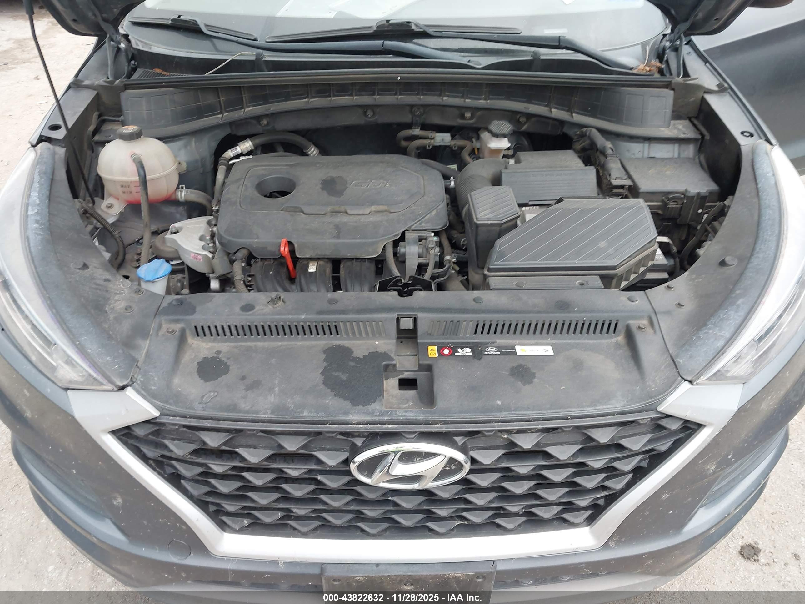 HYUNDAI TUCSON image 10