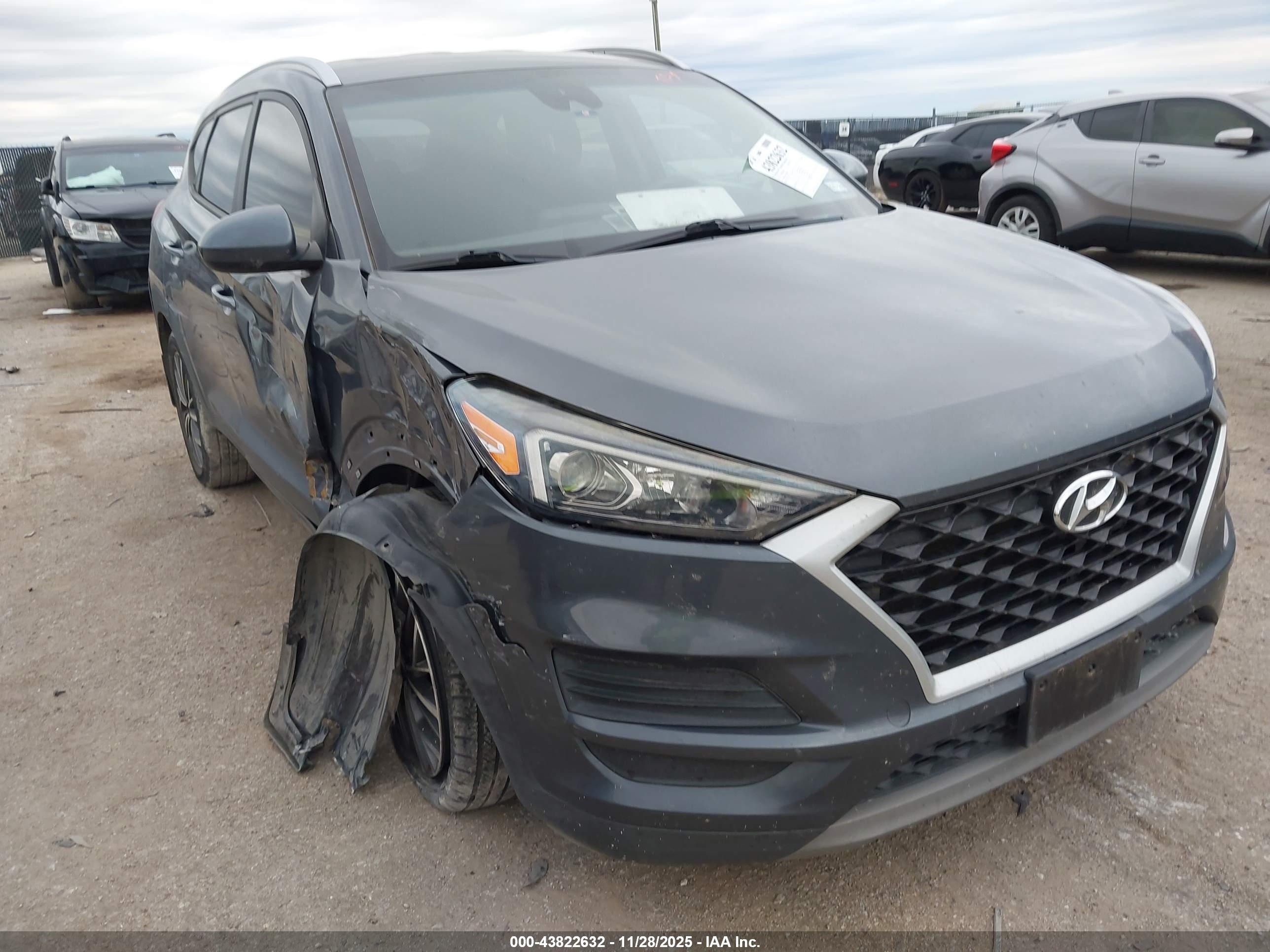 HYUNDAI TUCSON image 6