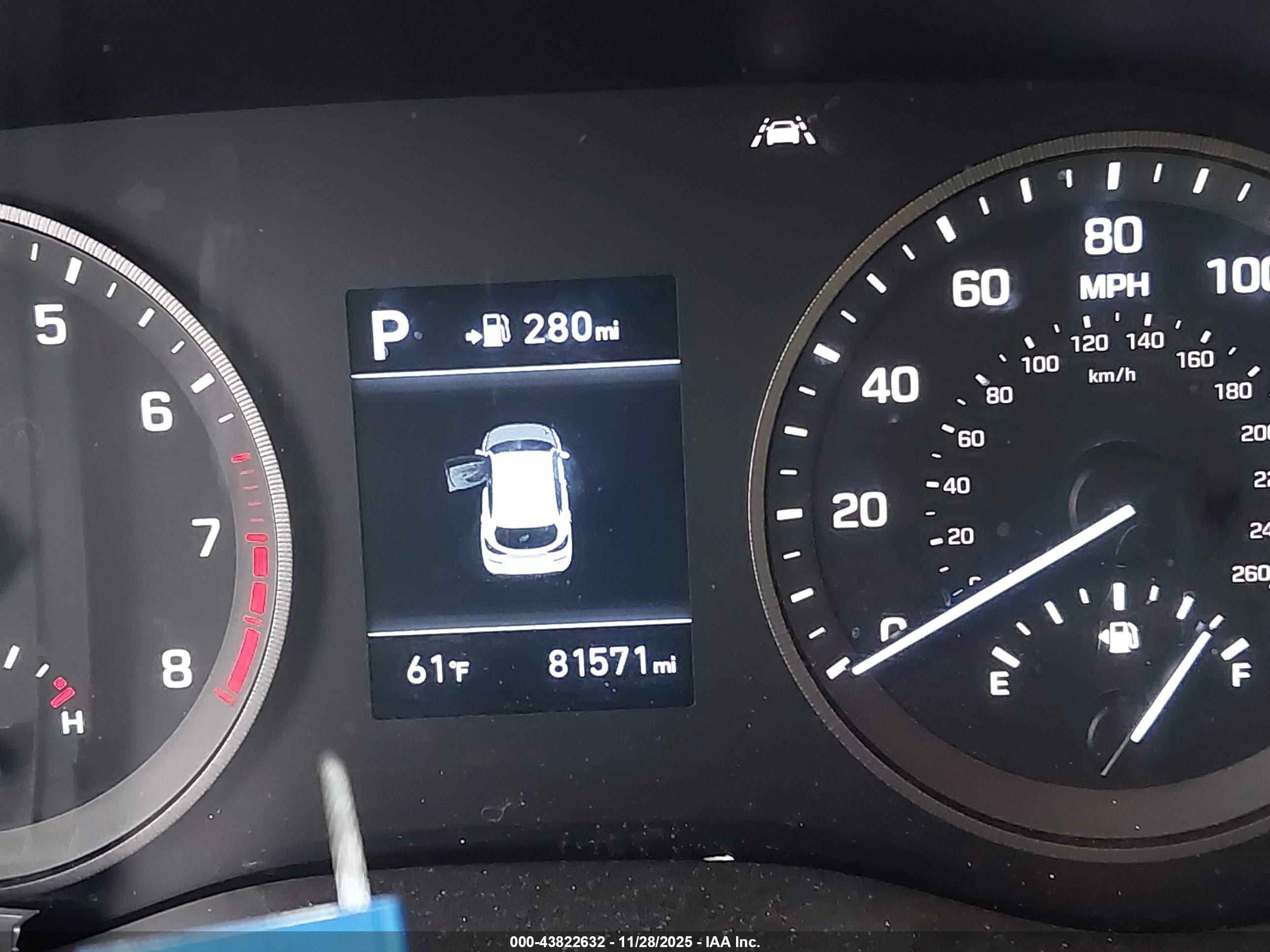 HYUNDAI TUCSON image 7