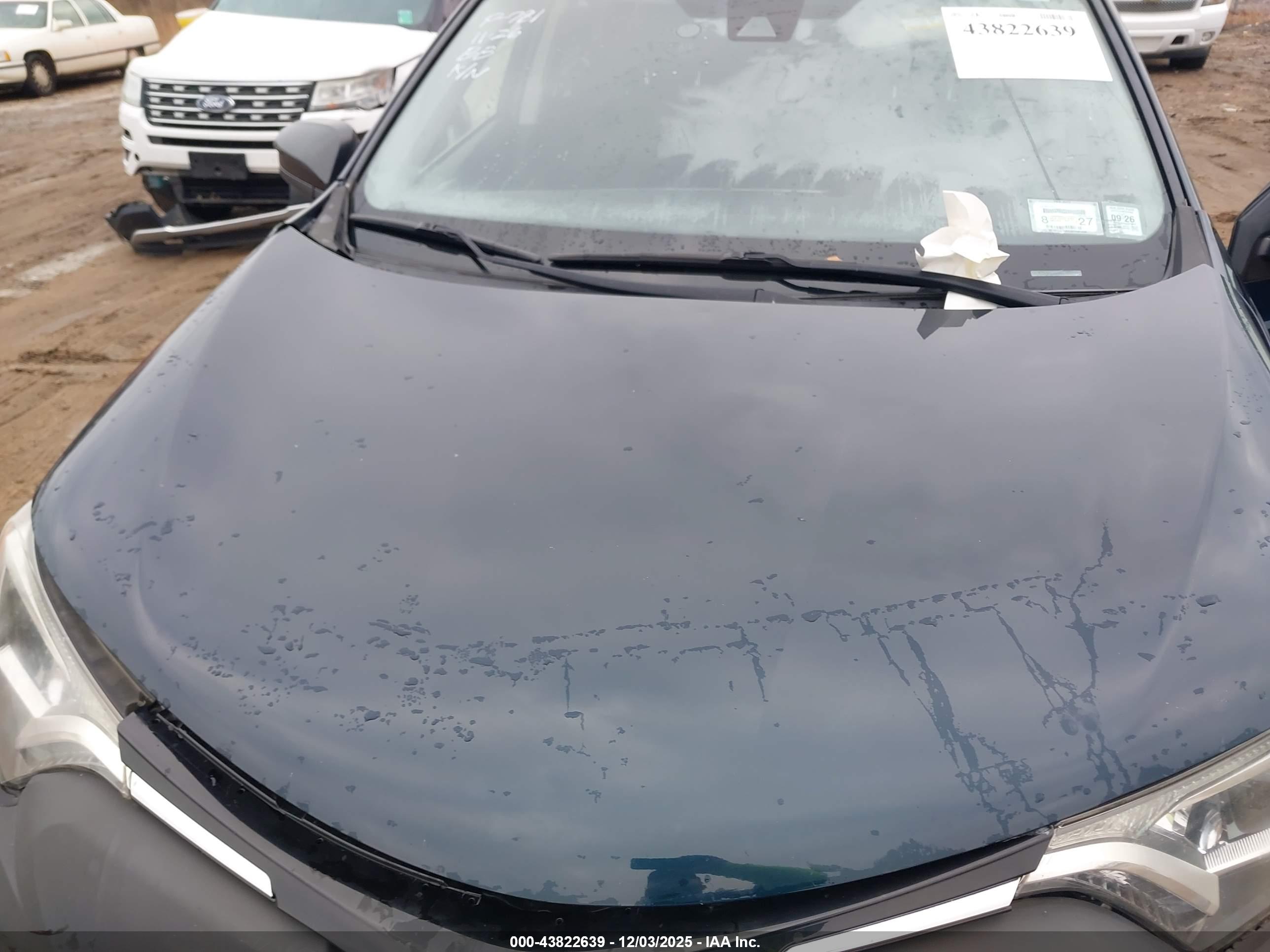 TOYOTA RAV4 image 10