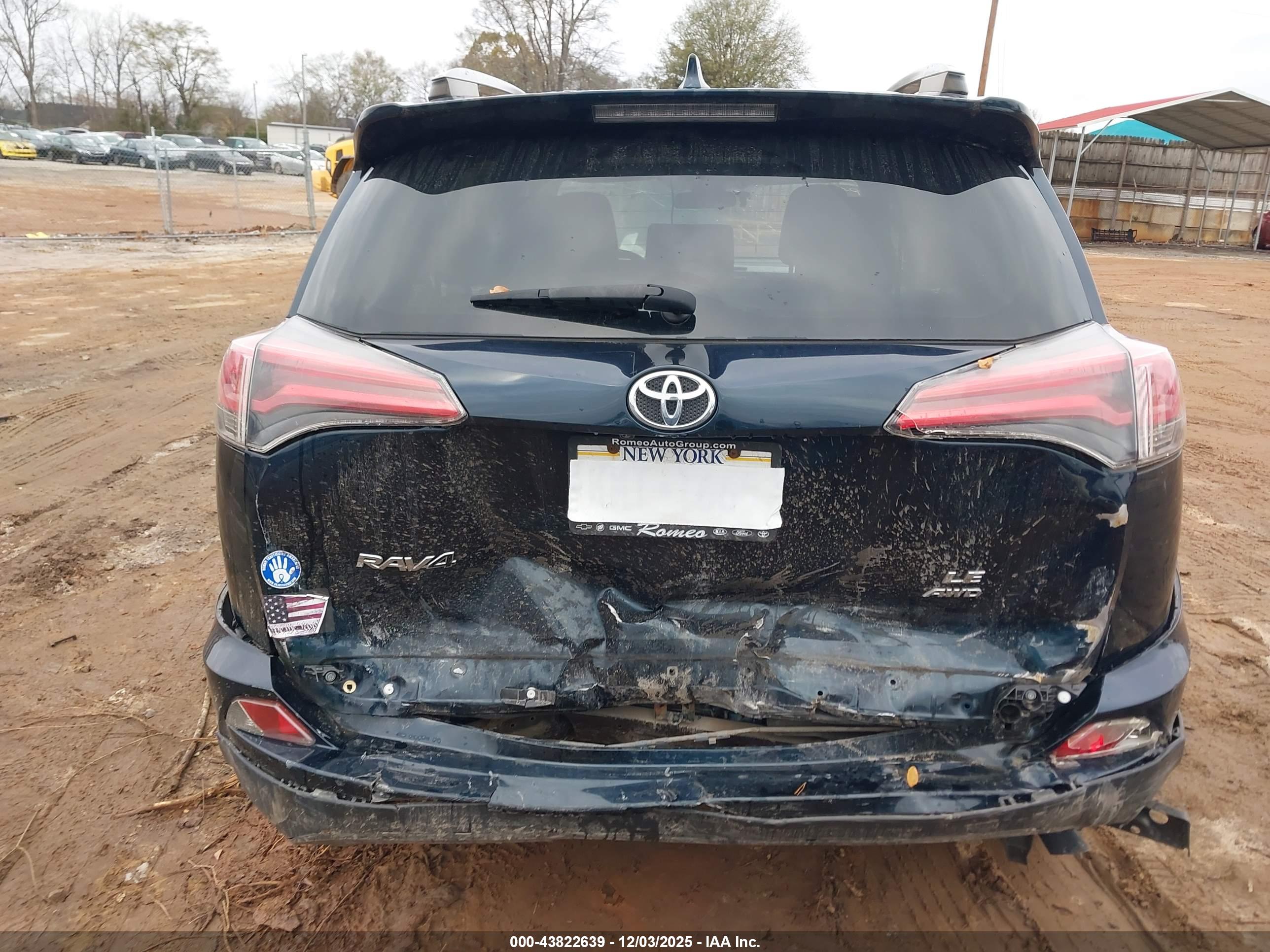 TOYOTA RAV4 image 6