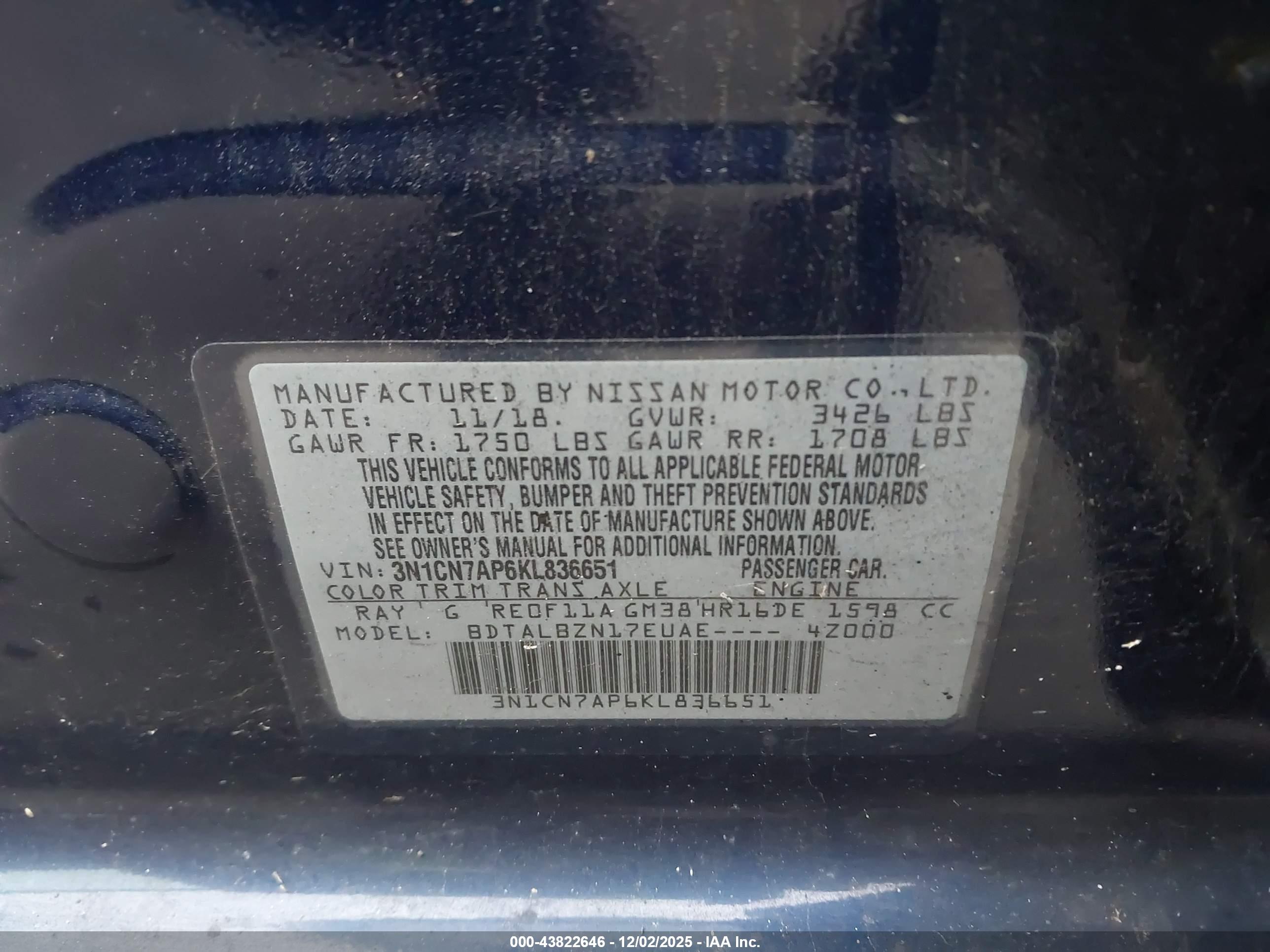 NISSAN VERSA image 9