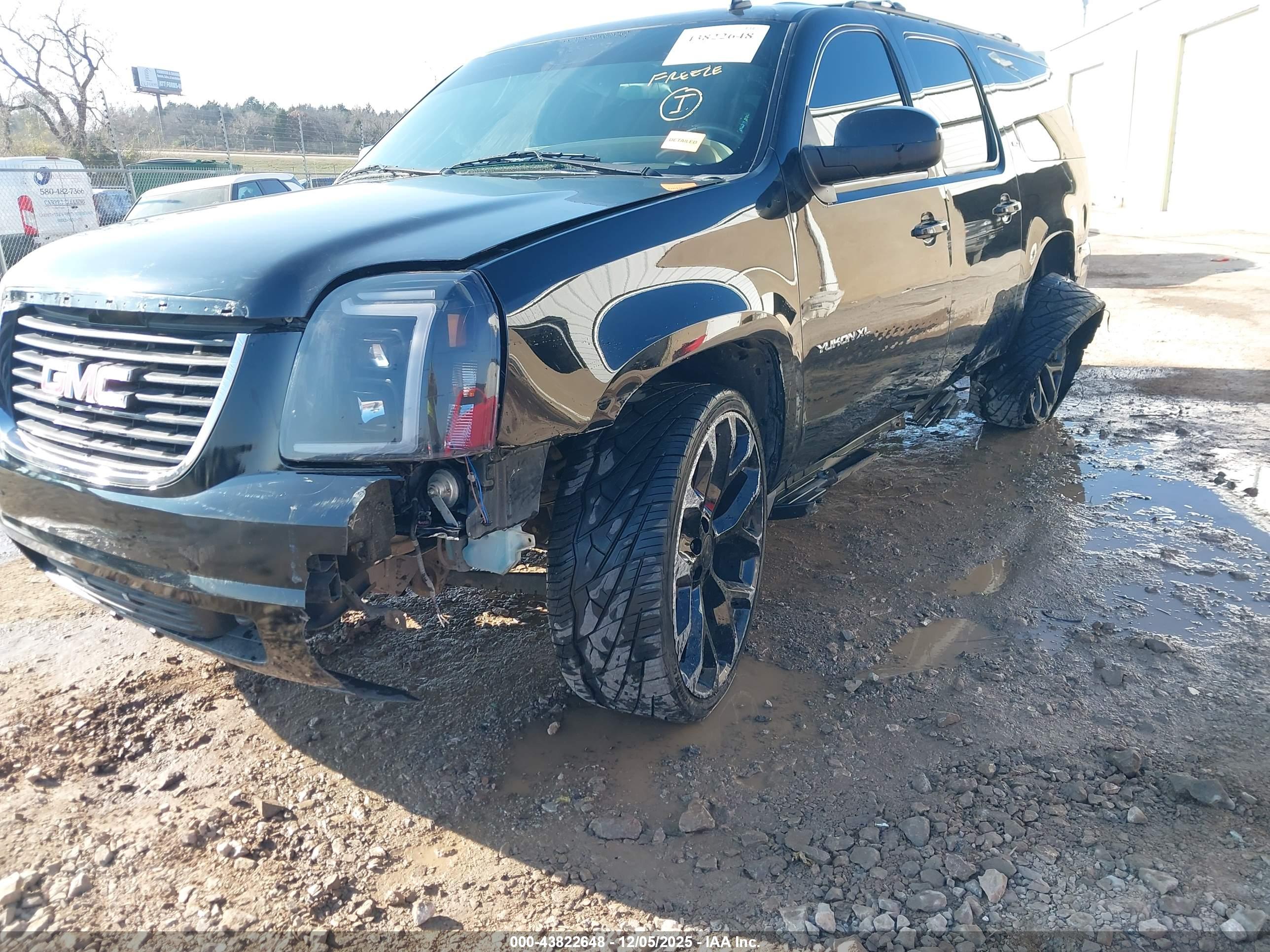 GMC YUKON image 6
