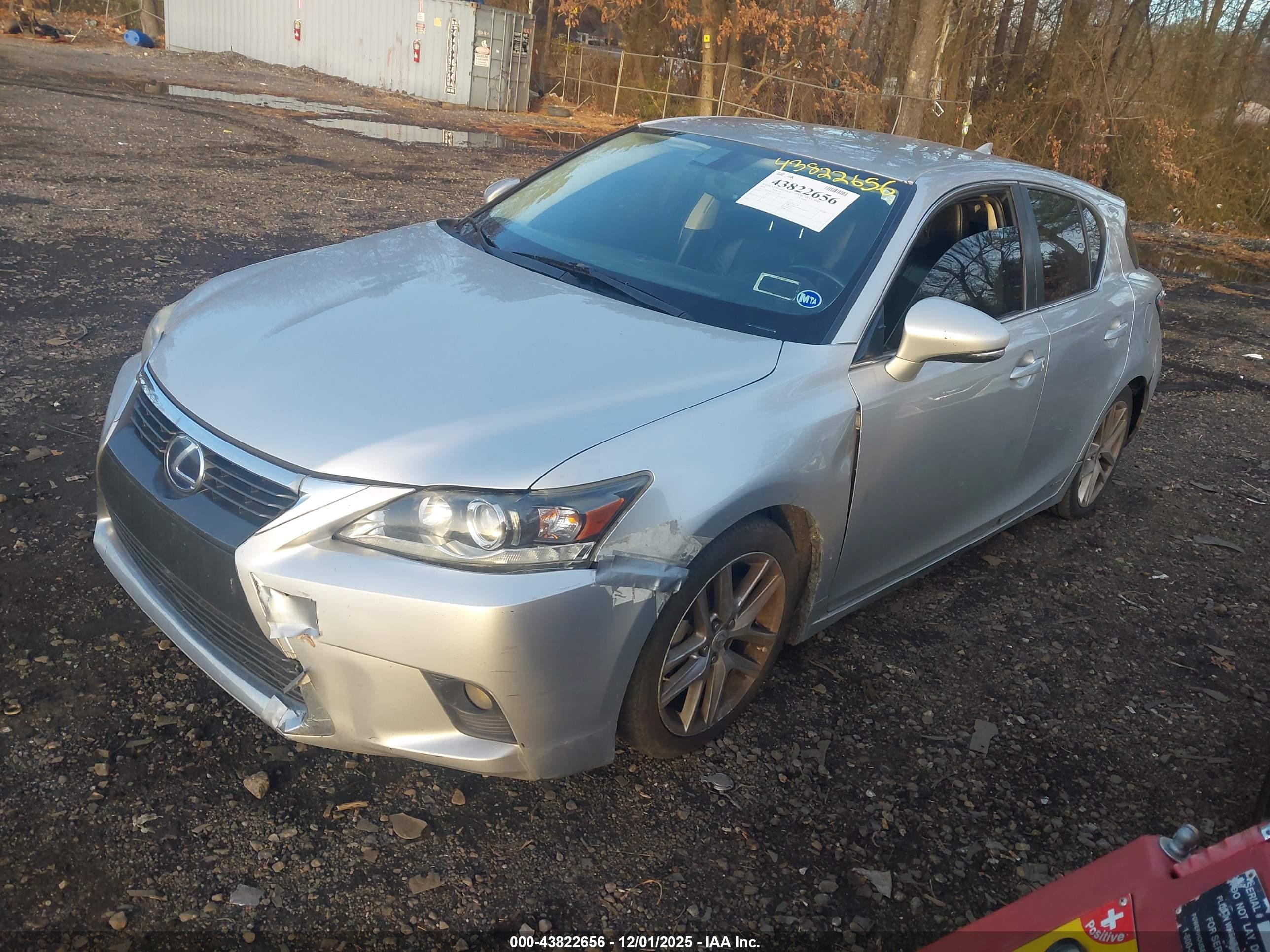 LEXUS CT image 2