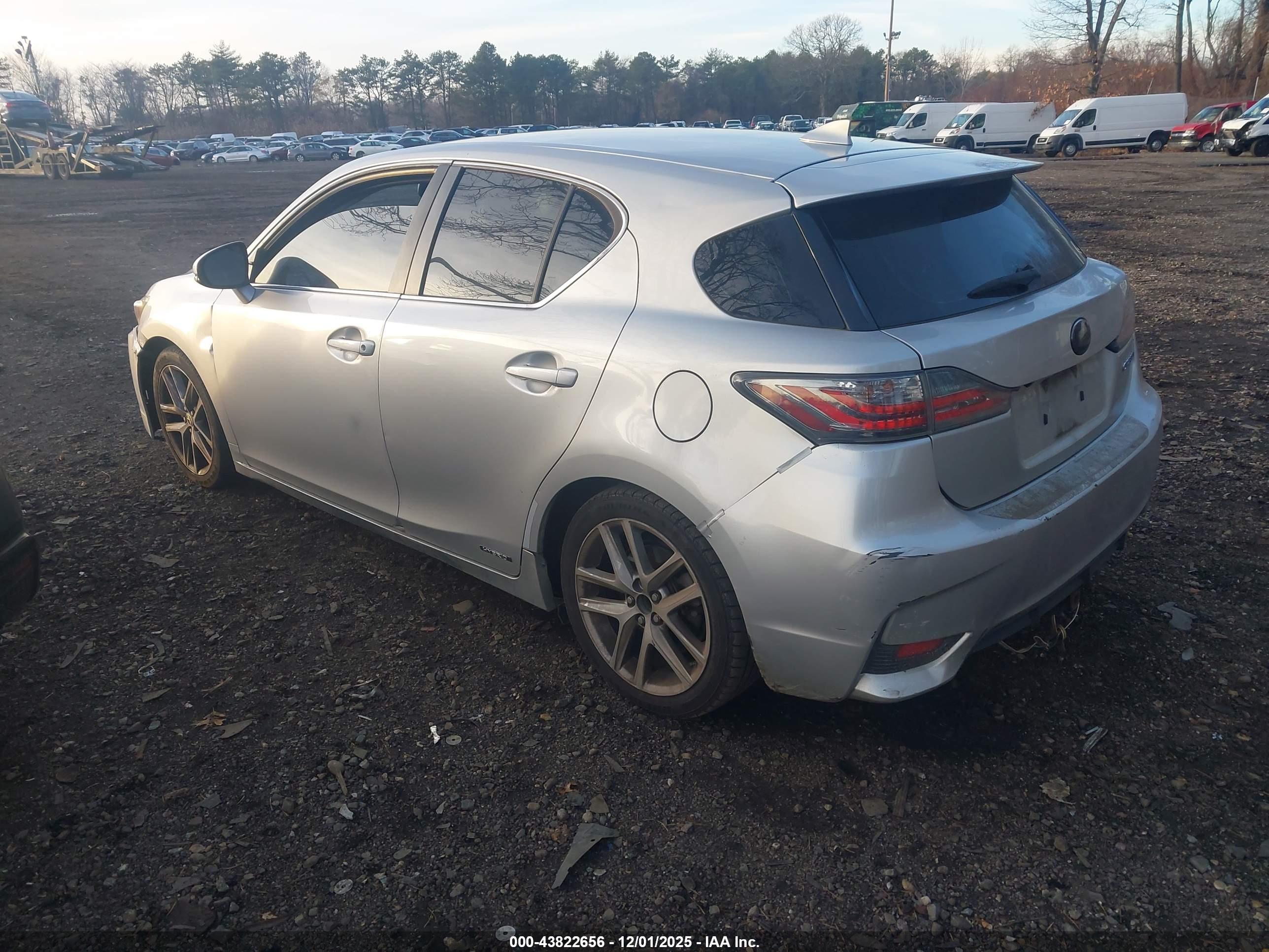 LEXUS CT image 3