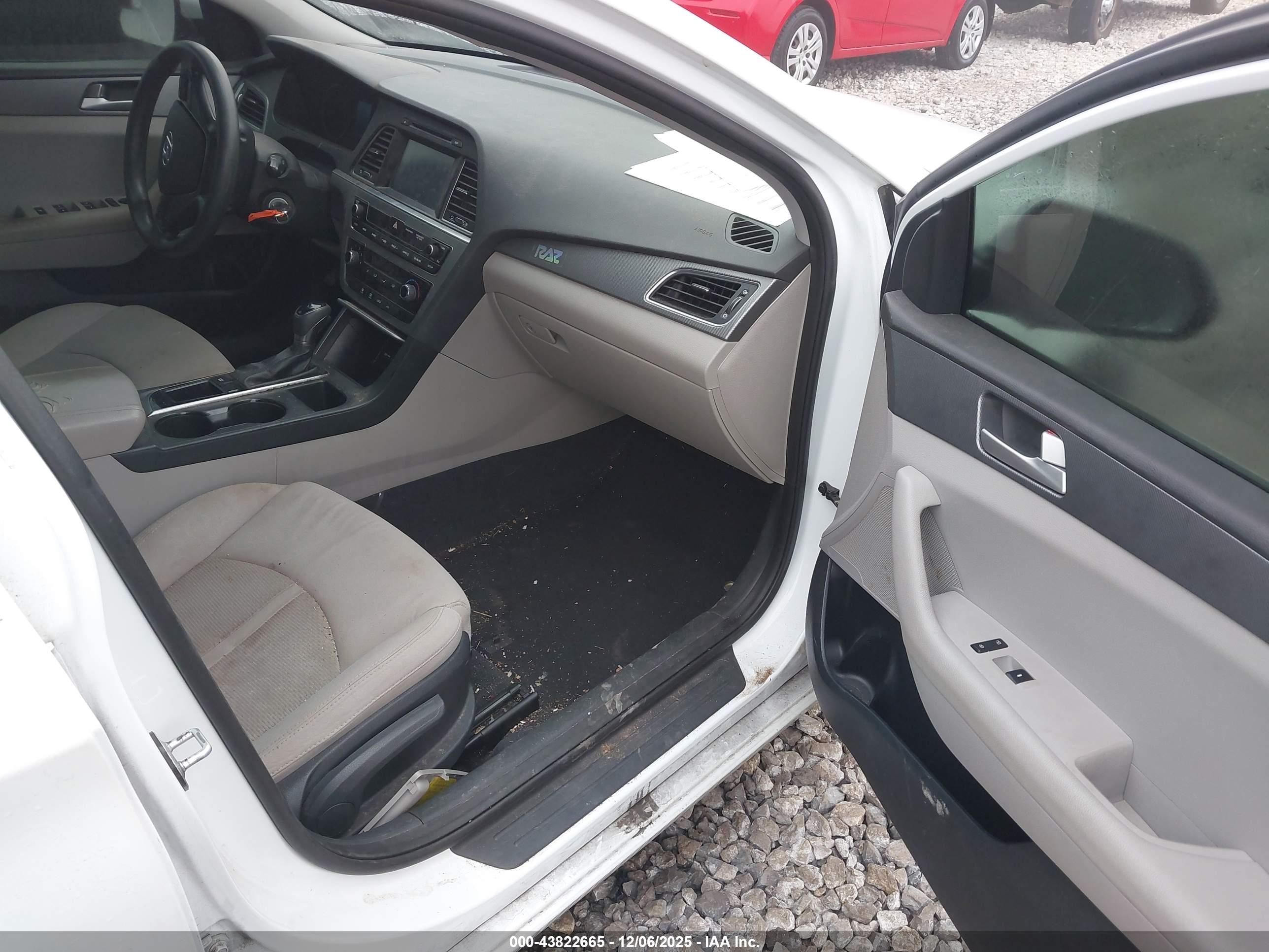 HYUNDAI SONATA image 5