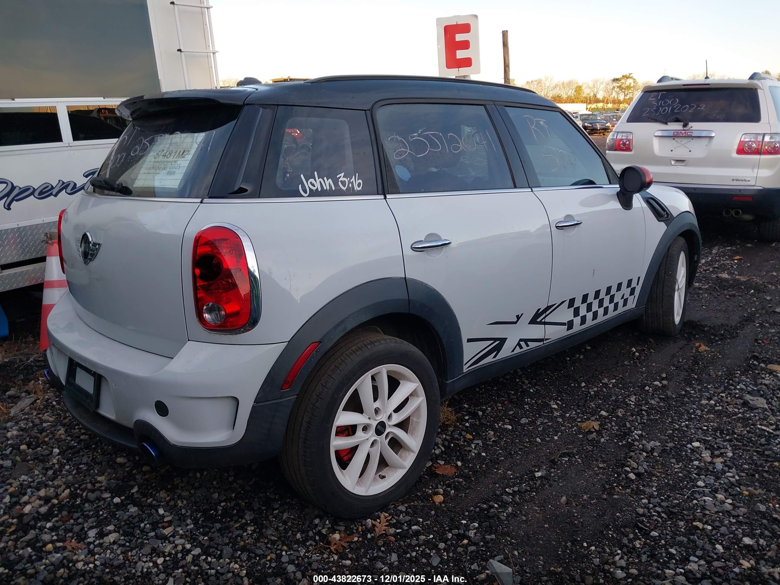 MINI COUNTRYMAN image 4