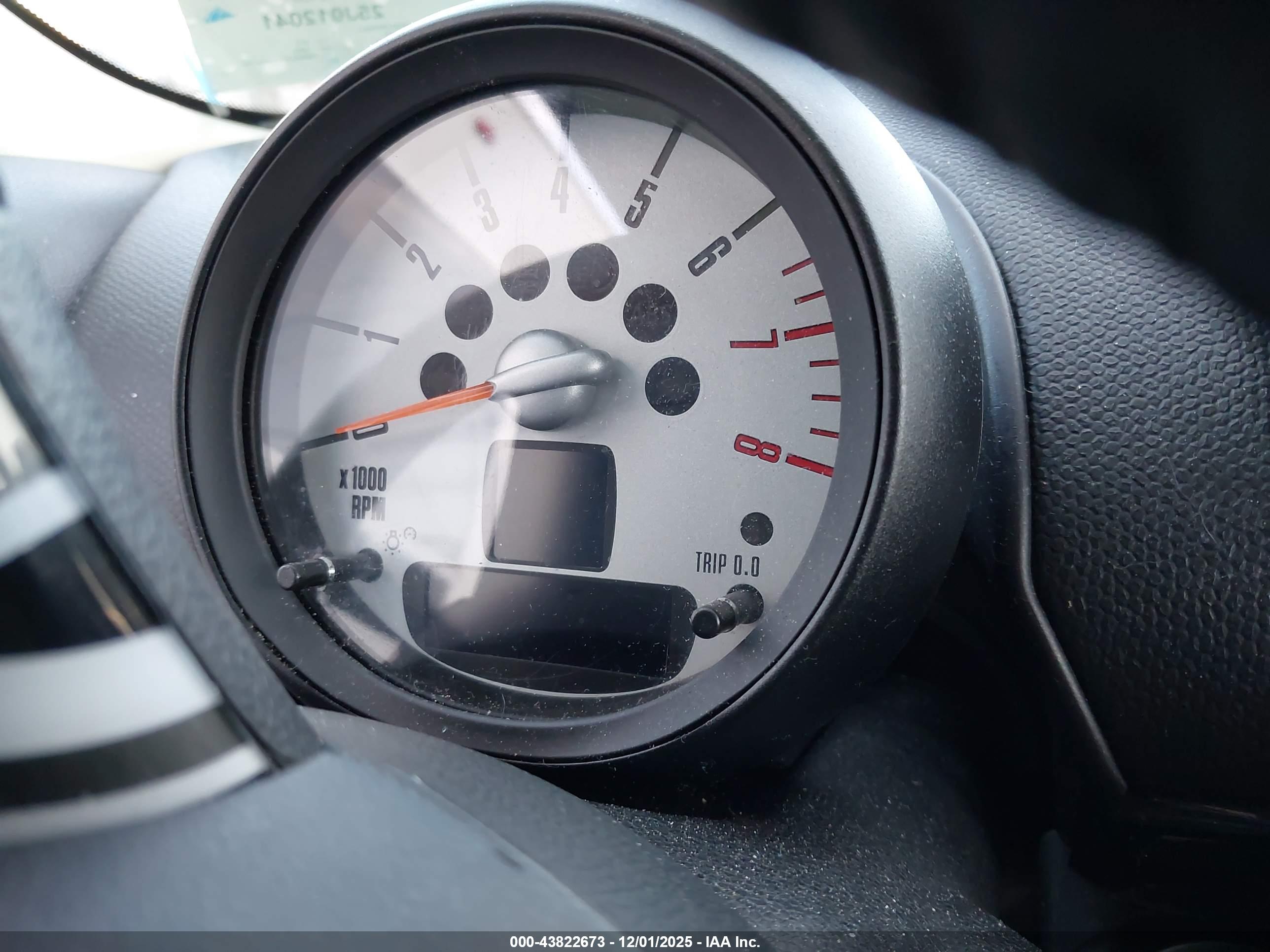 MINI COUNTRYMAN image 7