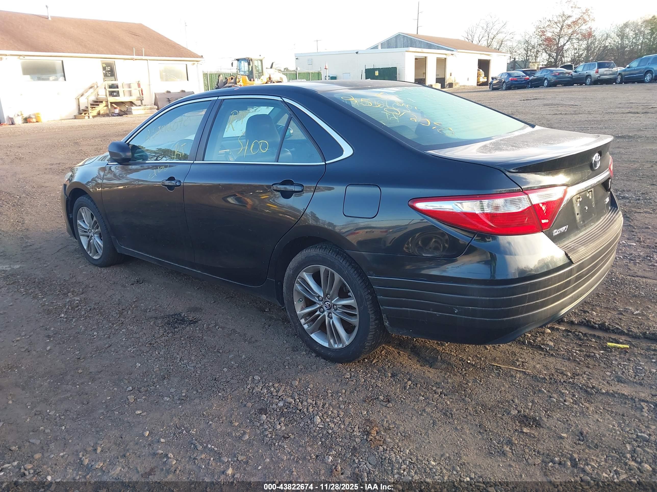 TOYOTA CAMRY image 3
