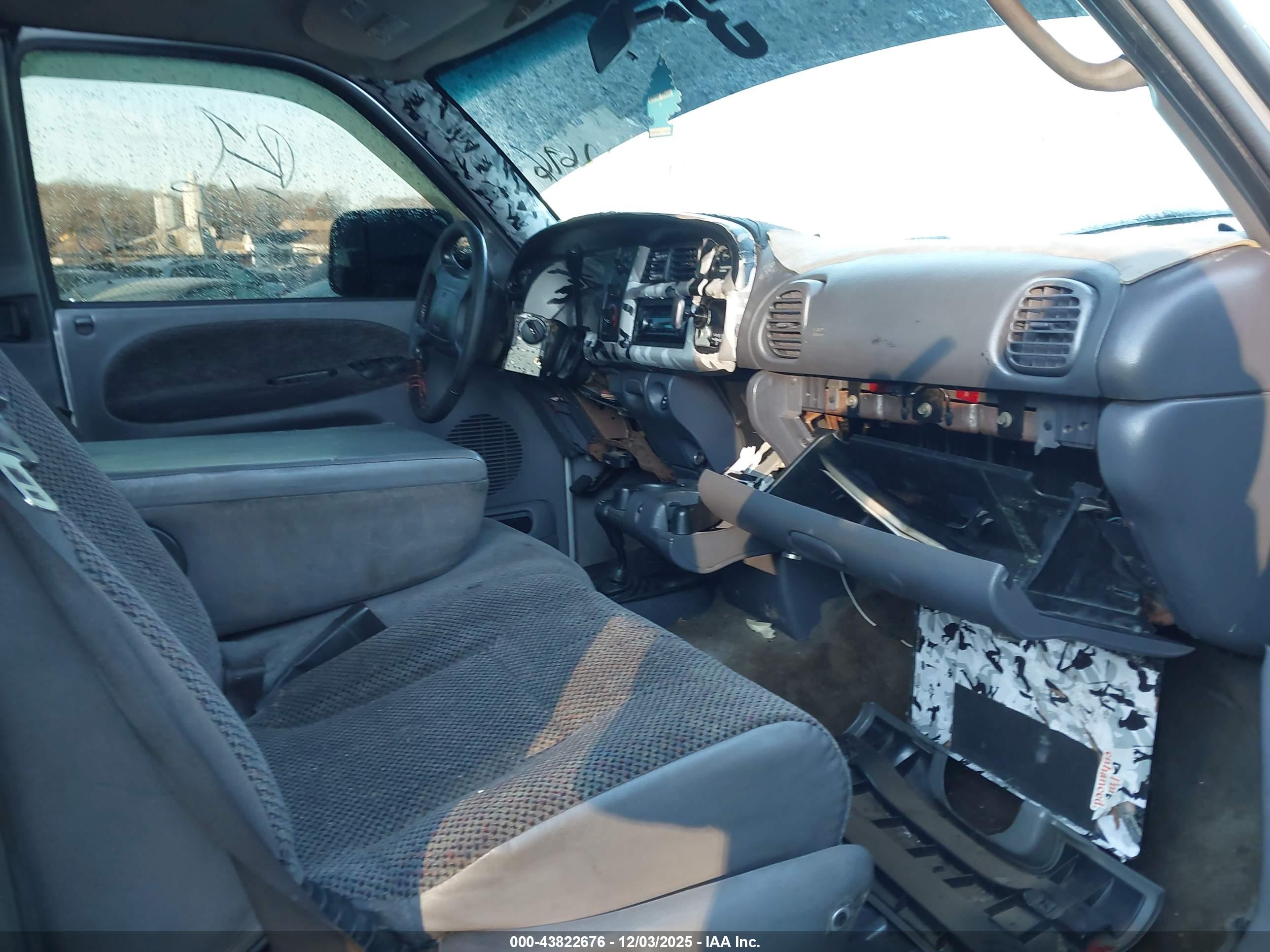 DODGE RAM image 5
