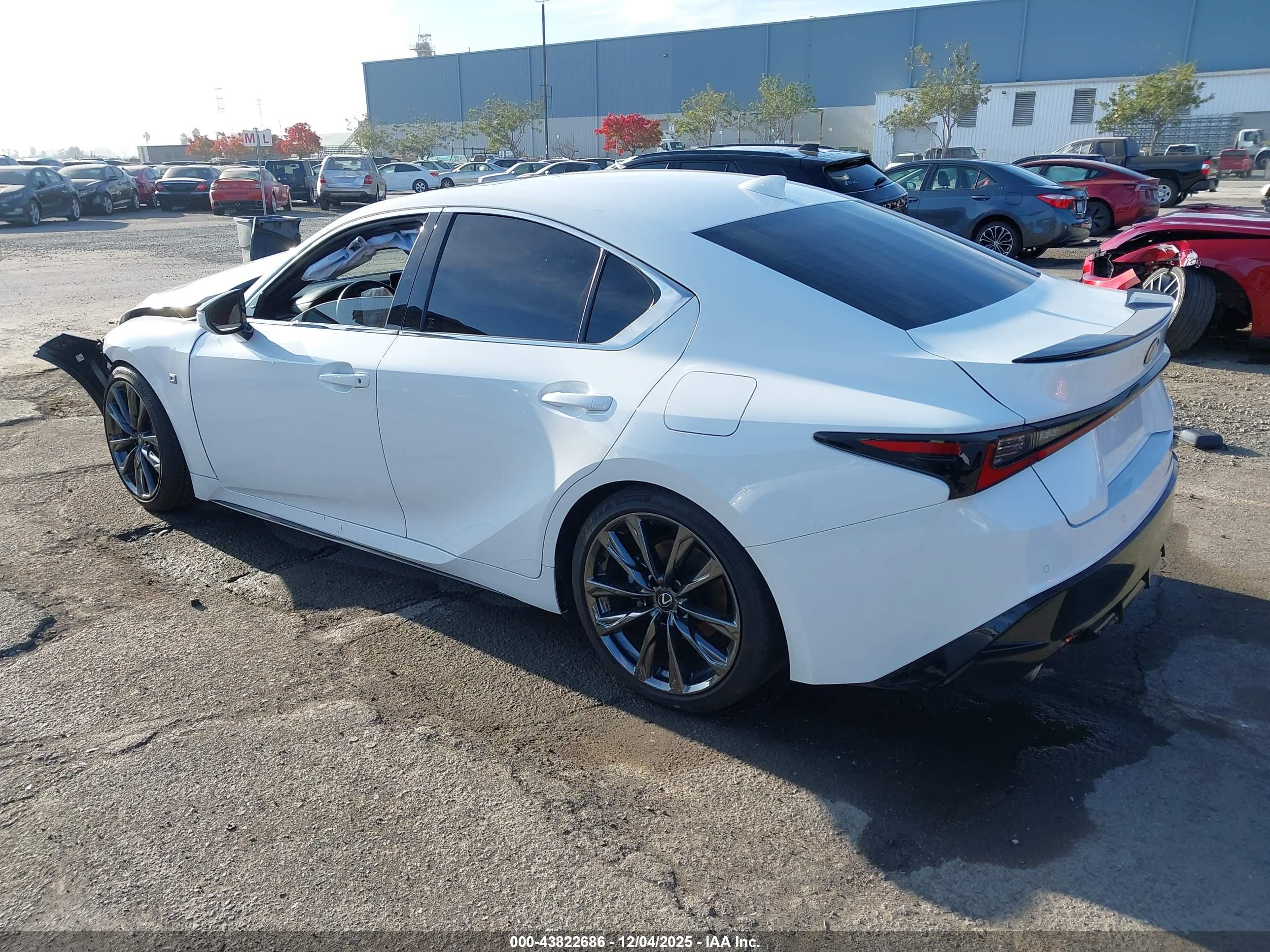 LEXUS IS image 3