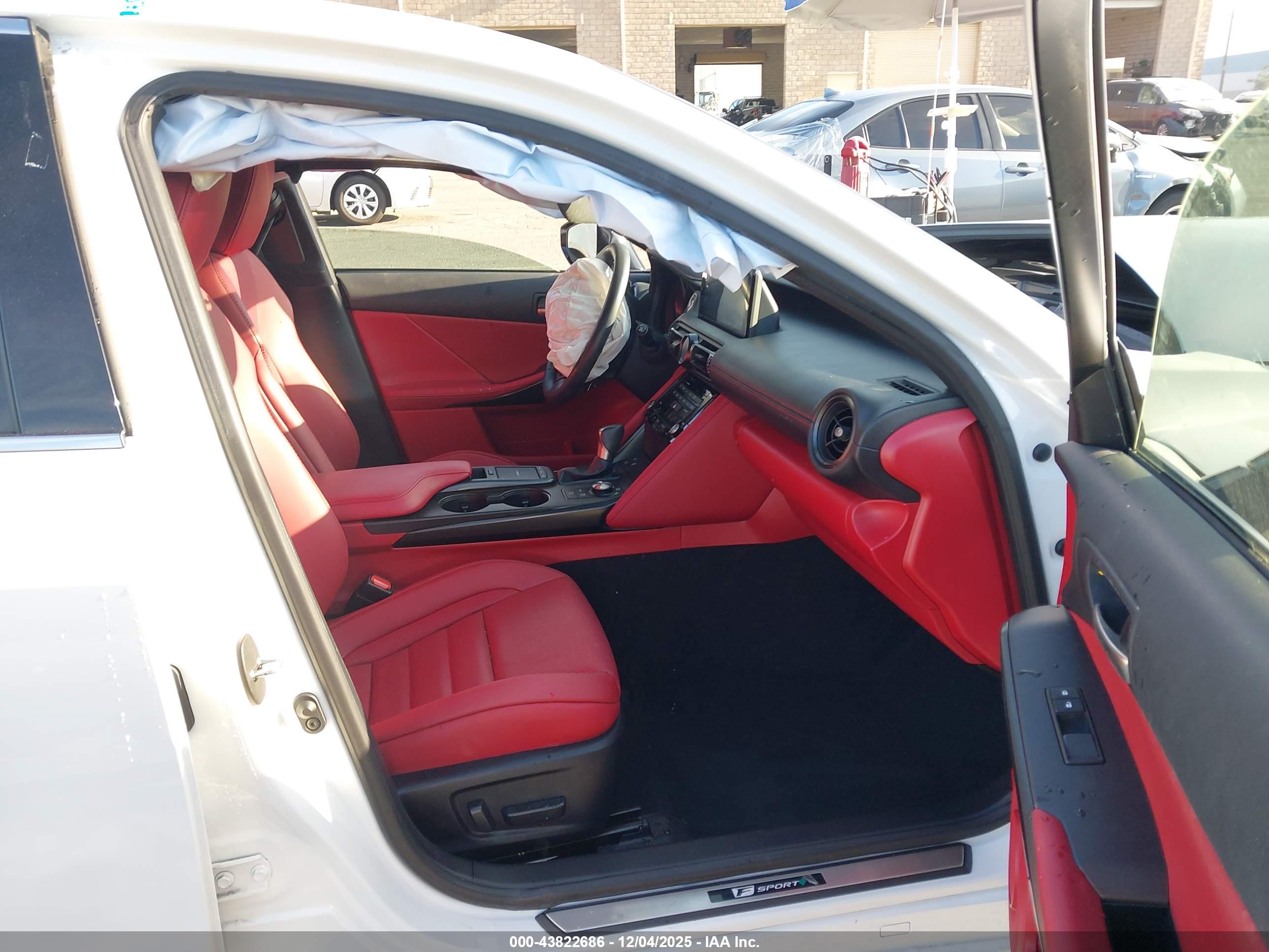 LEXUS IS image 5