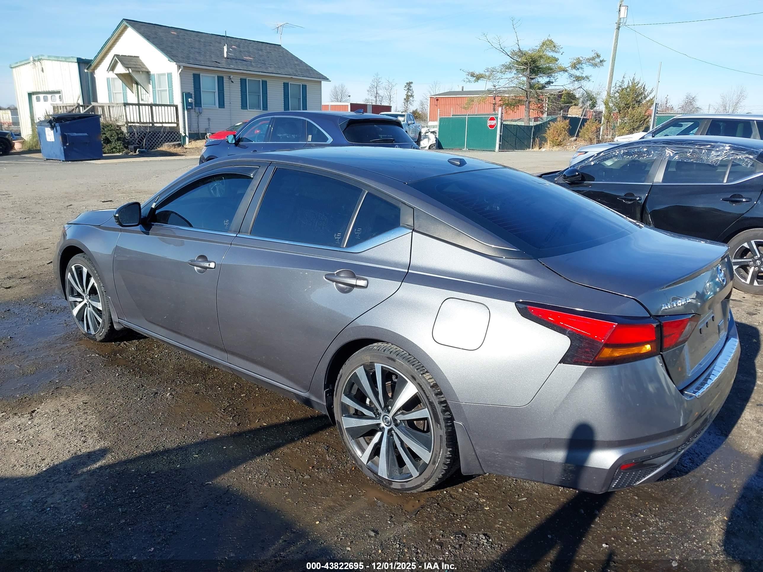 NISSAN ALTIMA image 3