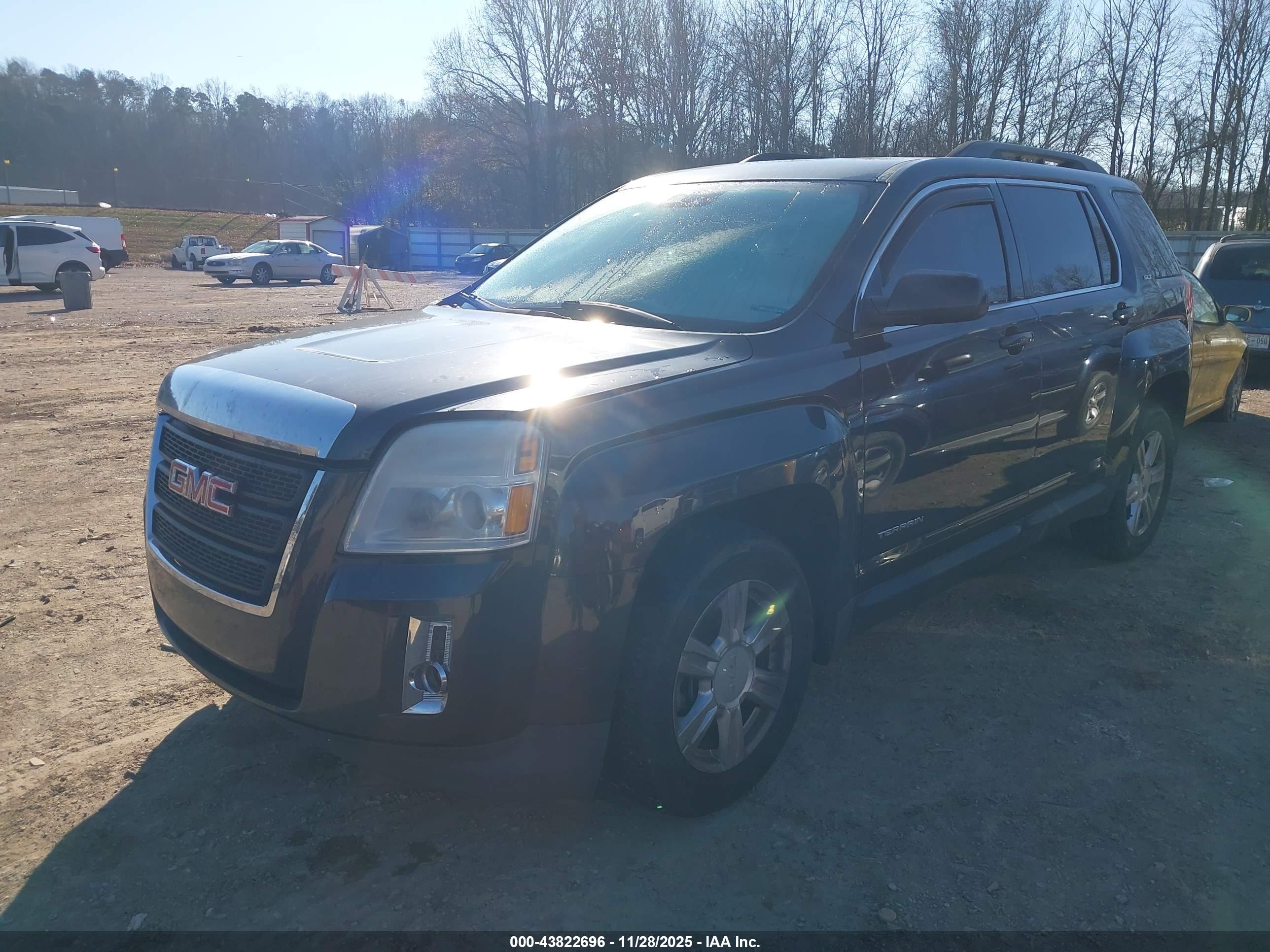 GMC TERRAIN image 2