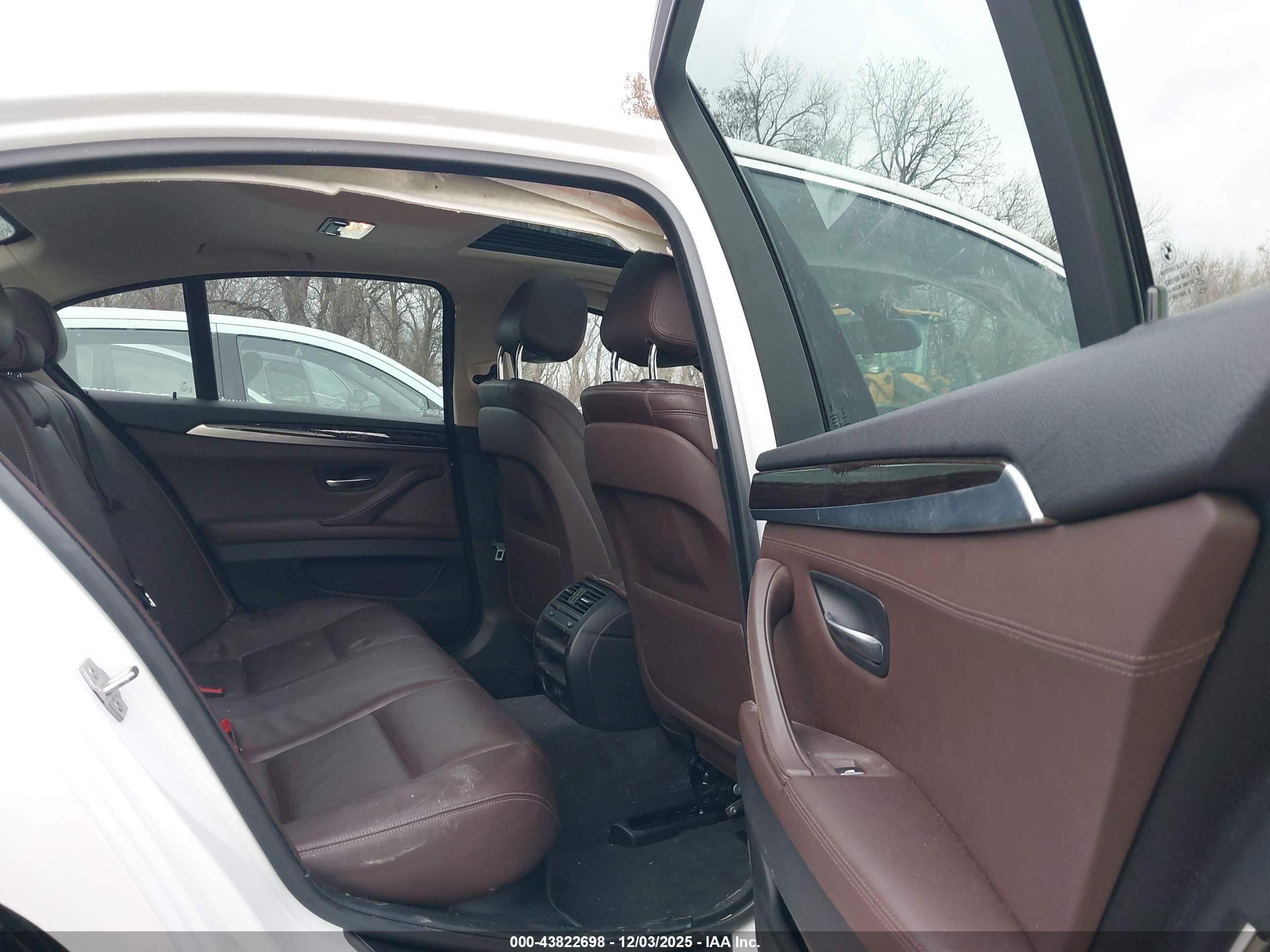 BMW 535I image 8