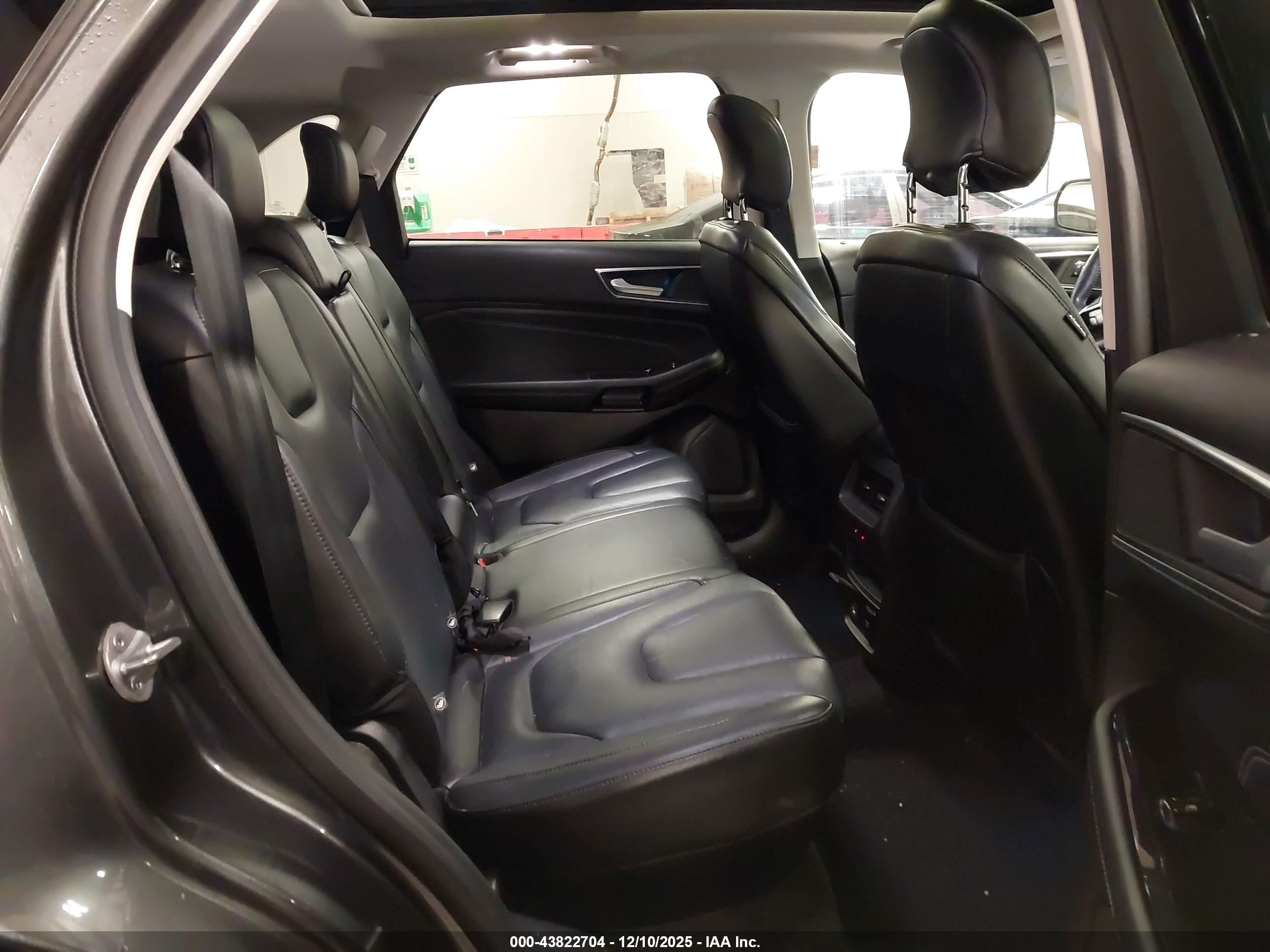FORD EDGE image 8