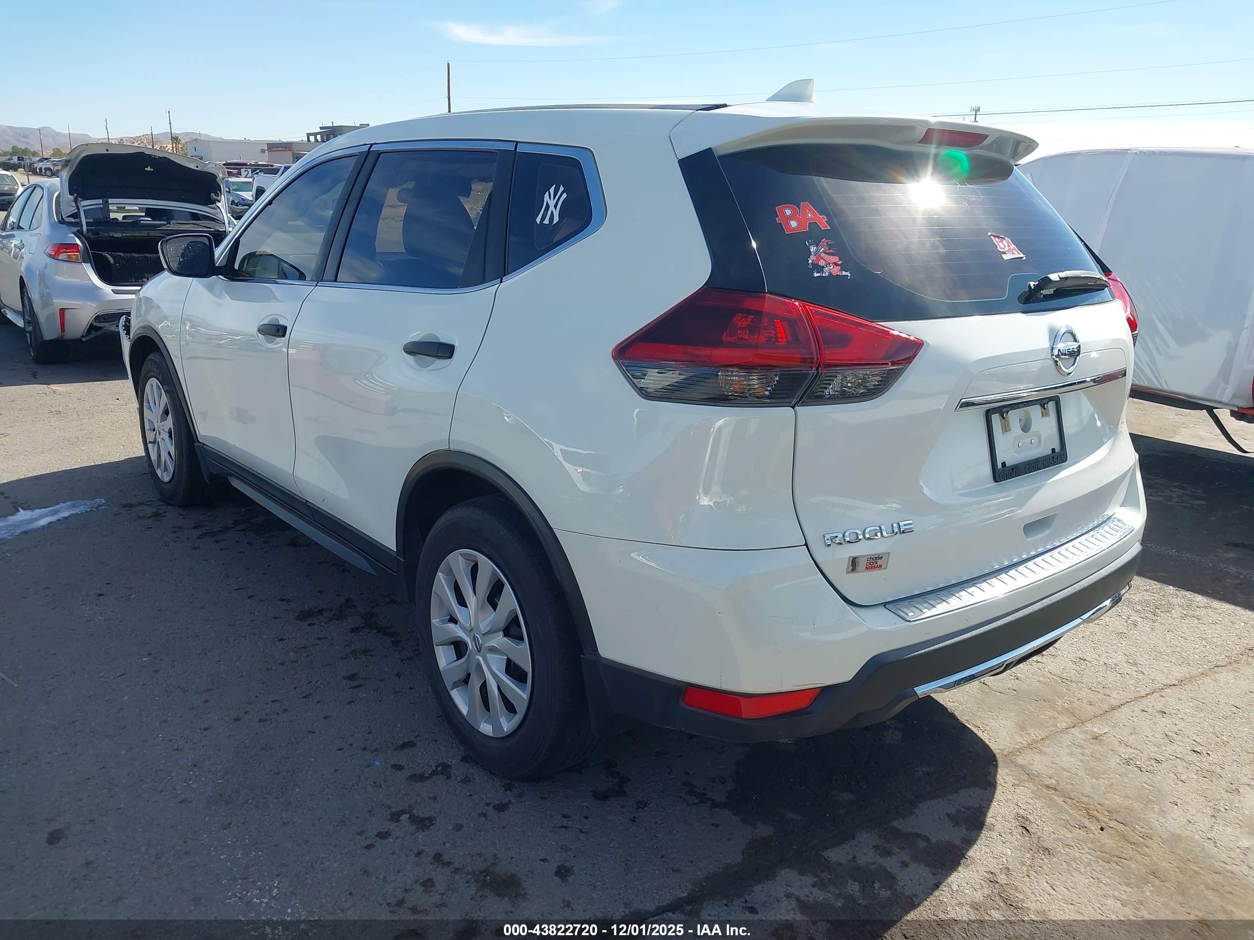 NISSAN ROGUE image 3