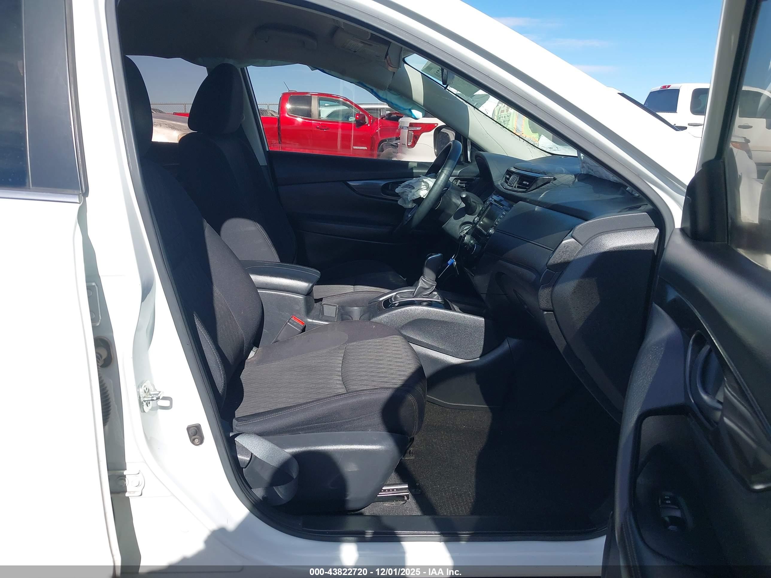 NISSAN ROGUE image 5